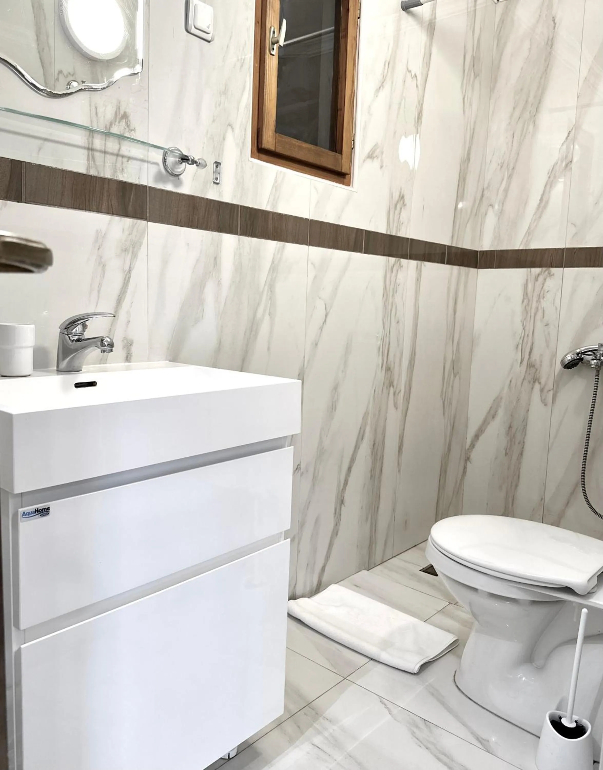 Toilet in Vita Mundo