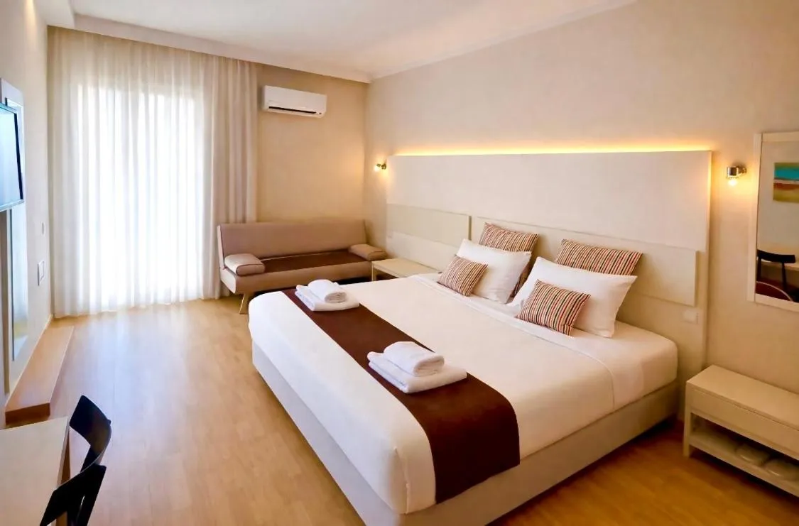 Photo of the whole room, Bed in Nidimos Hotel