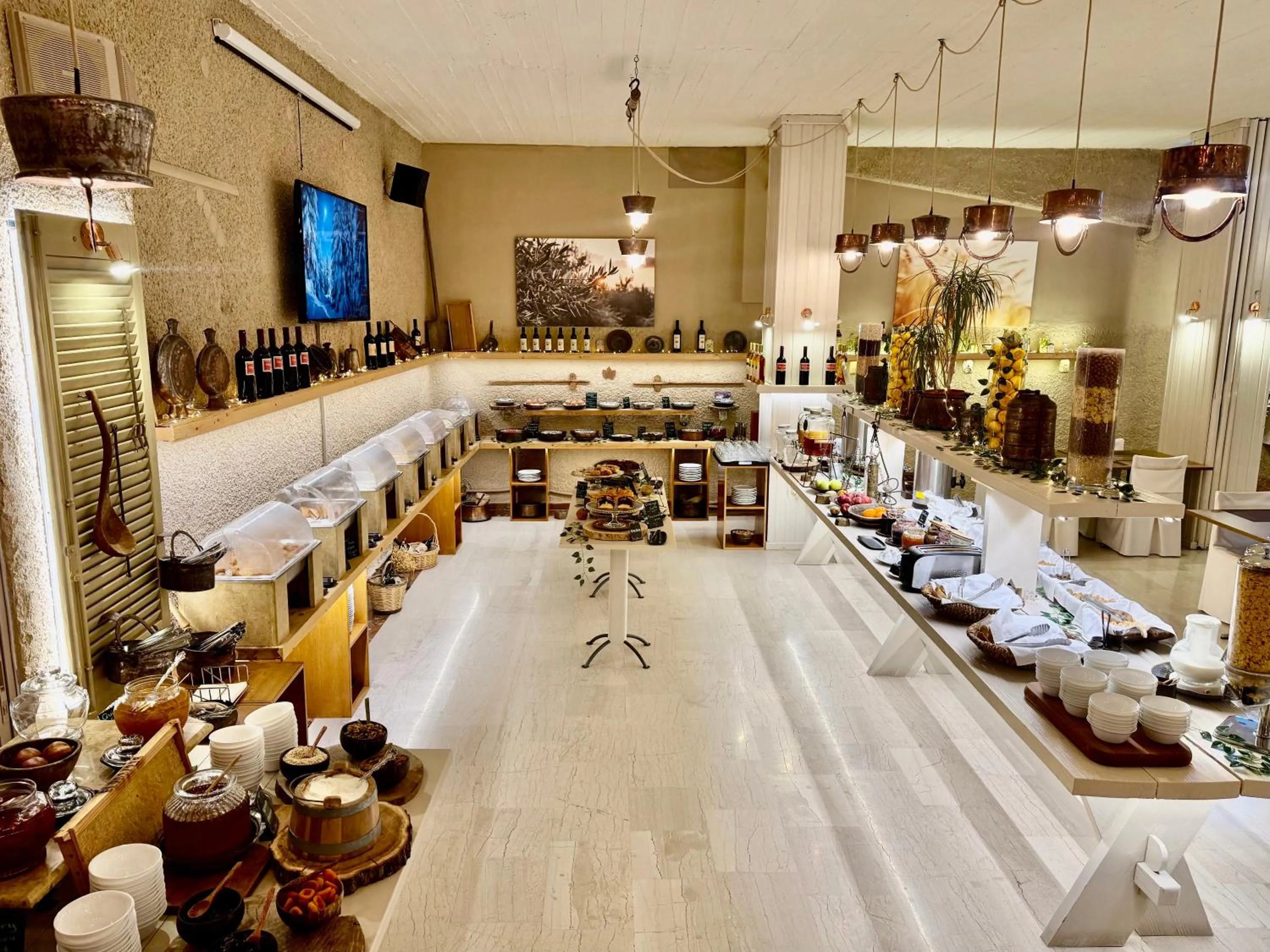 Breakfast in Nidimos Hotel