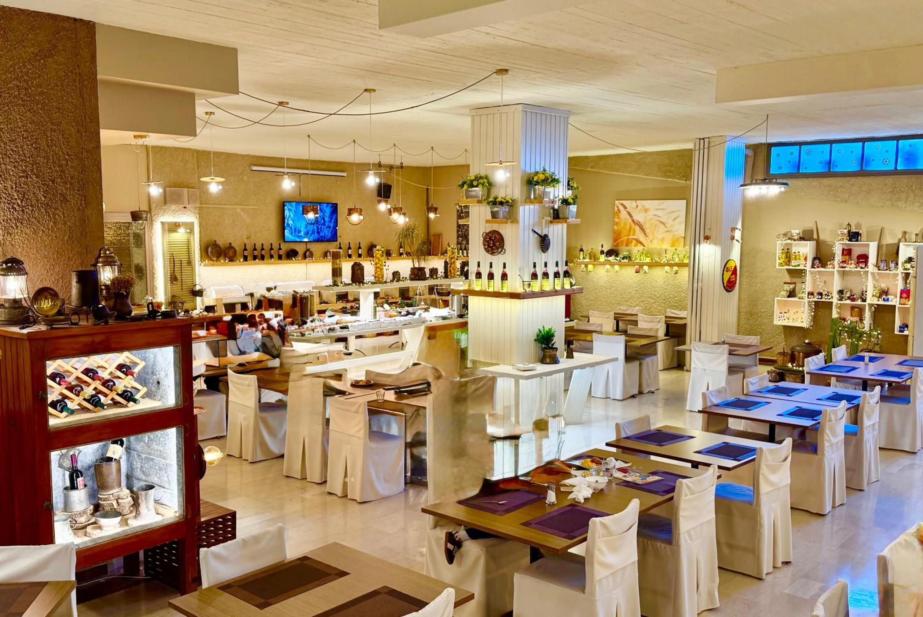 Food in Nidimos Hotel