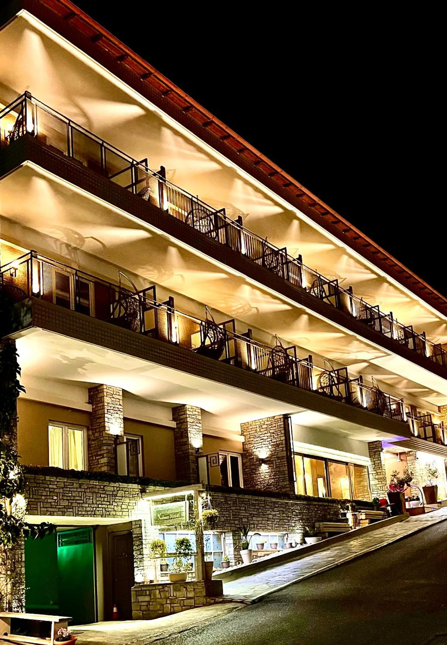 Property building in Nidimos Hotel