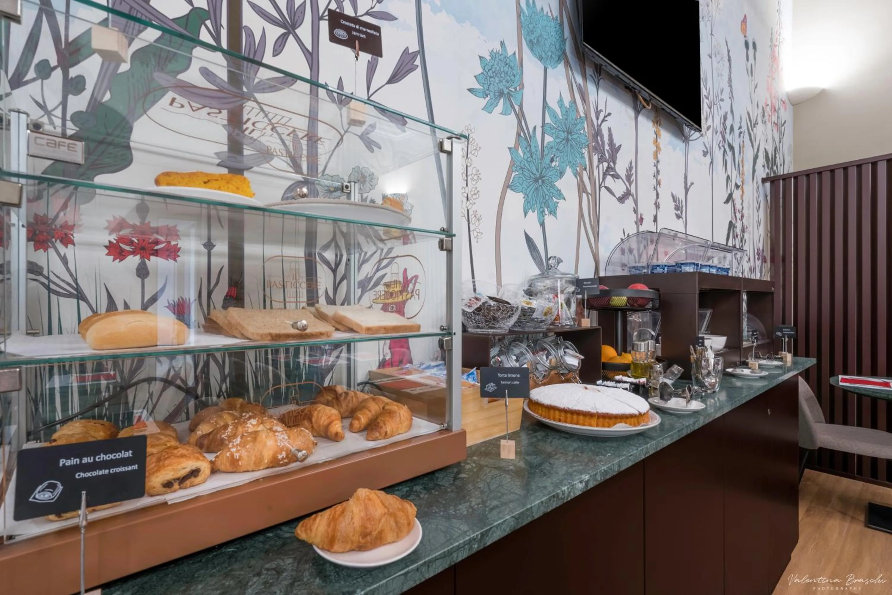 Breakfast in Hotel Adamas