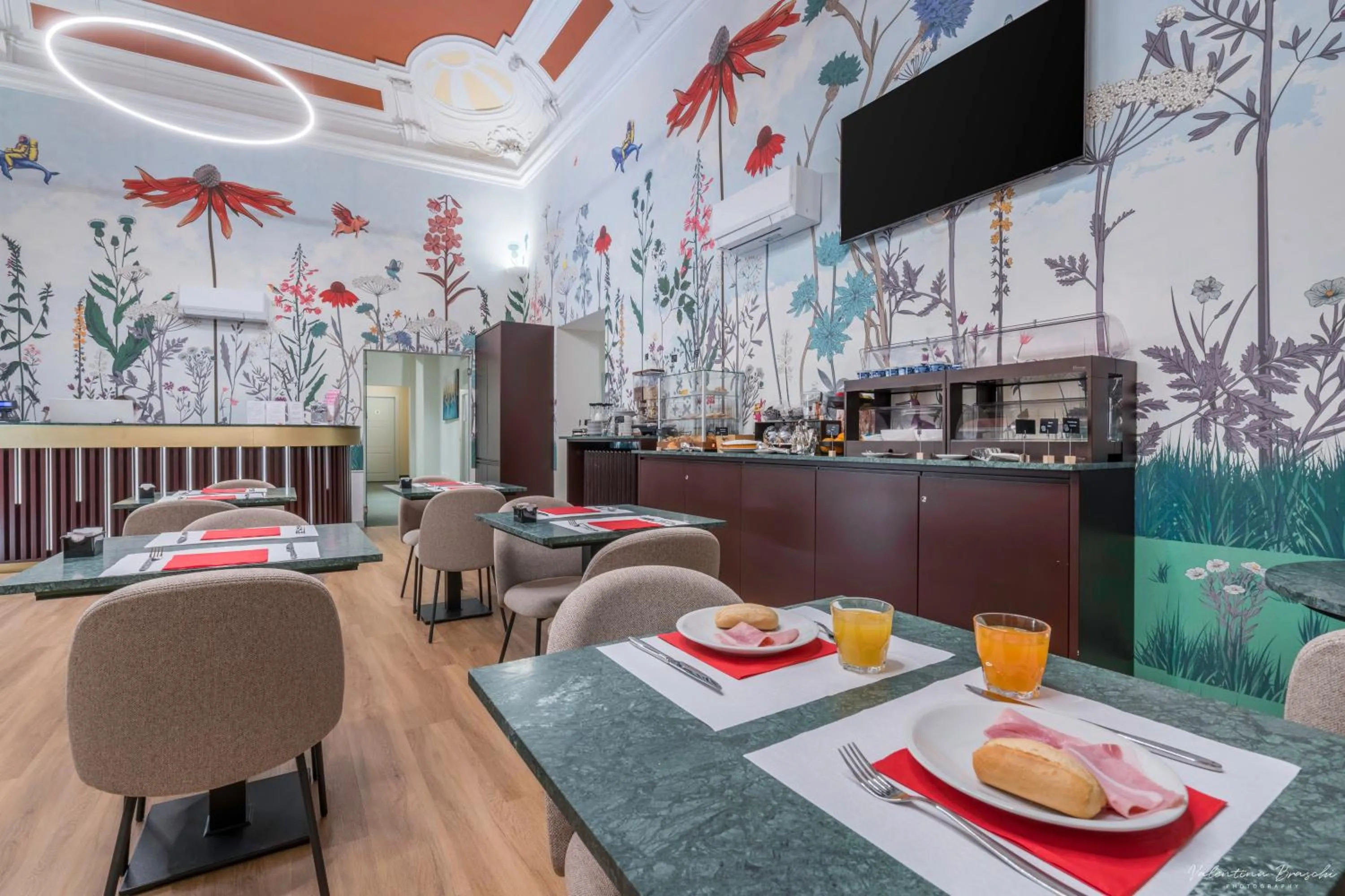 Breakfast in Hotel Adamas