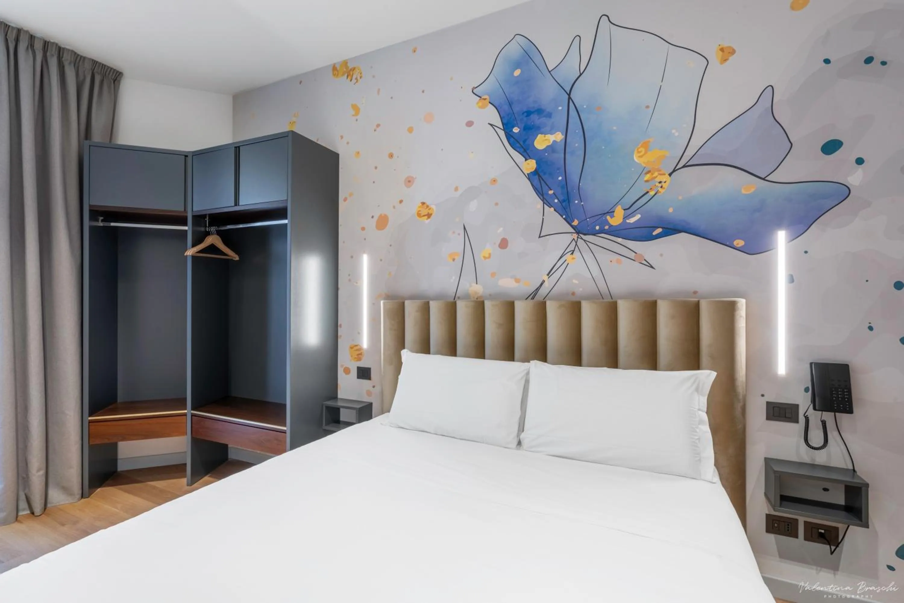 Bed in Hotel Adamas