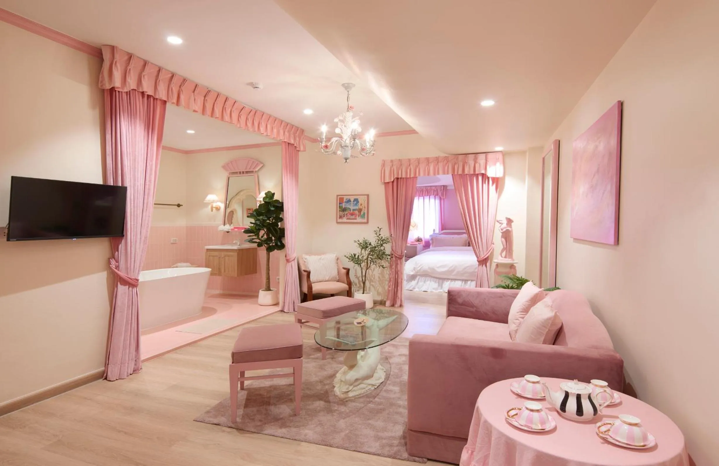 Bed in Kitsch Hotel