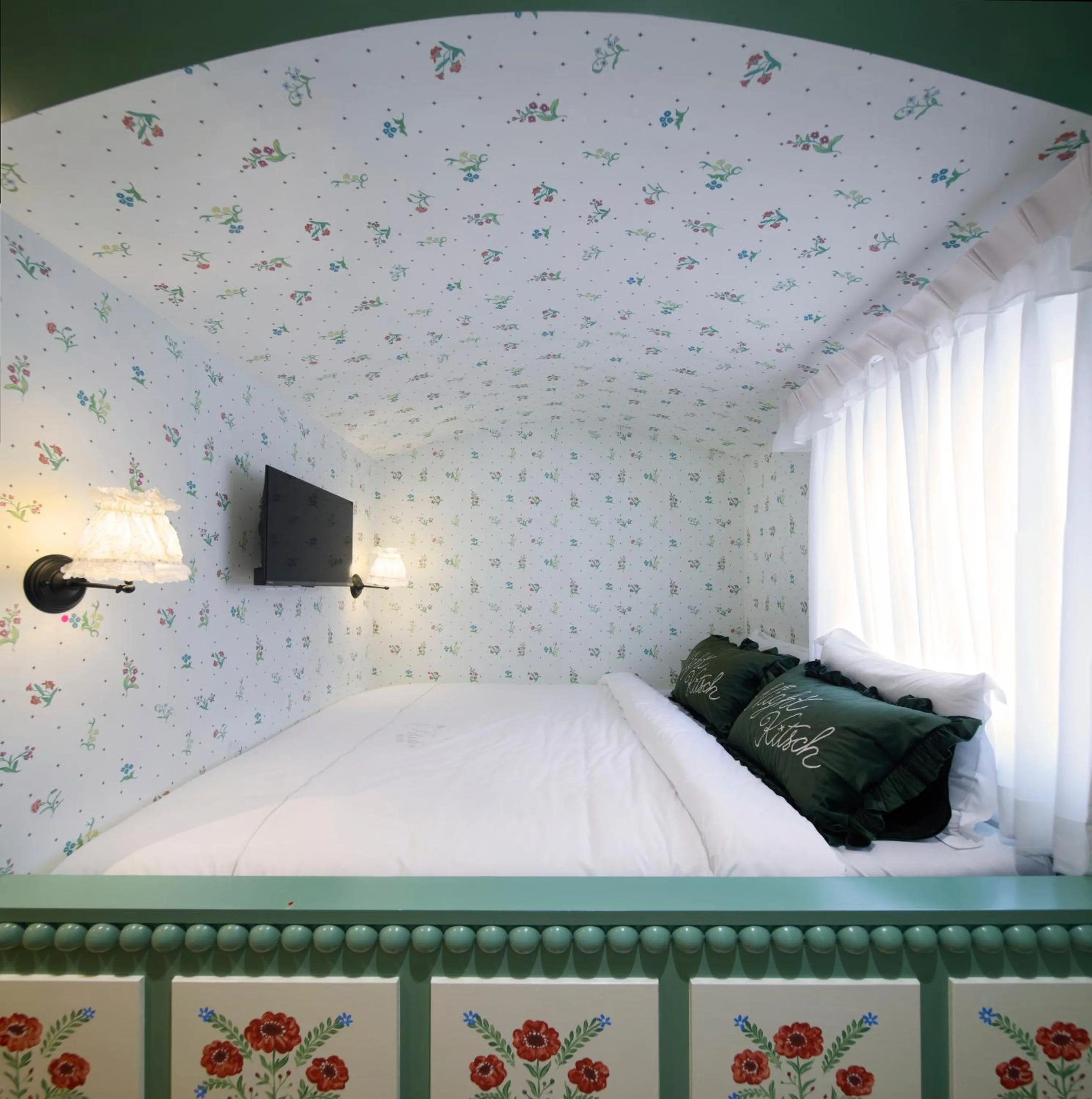 Bed in Kitsch Hotel