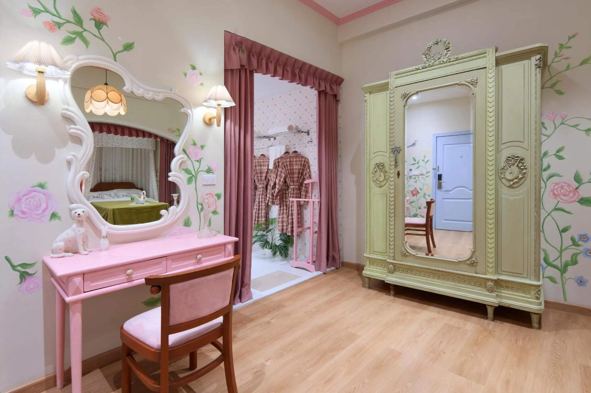 Kitsch Hotel