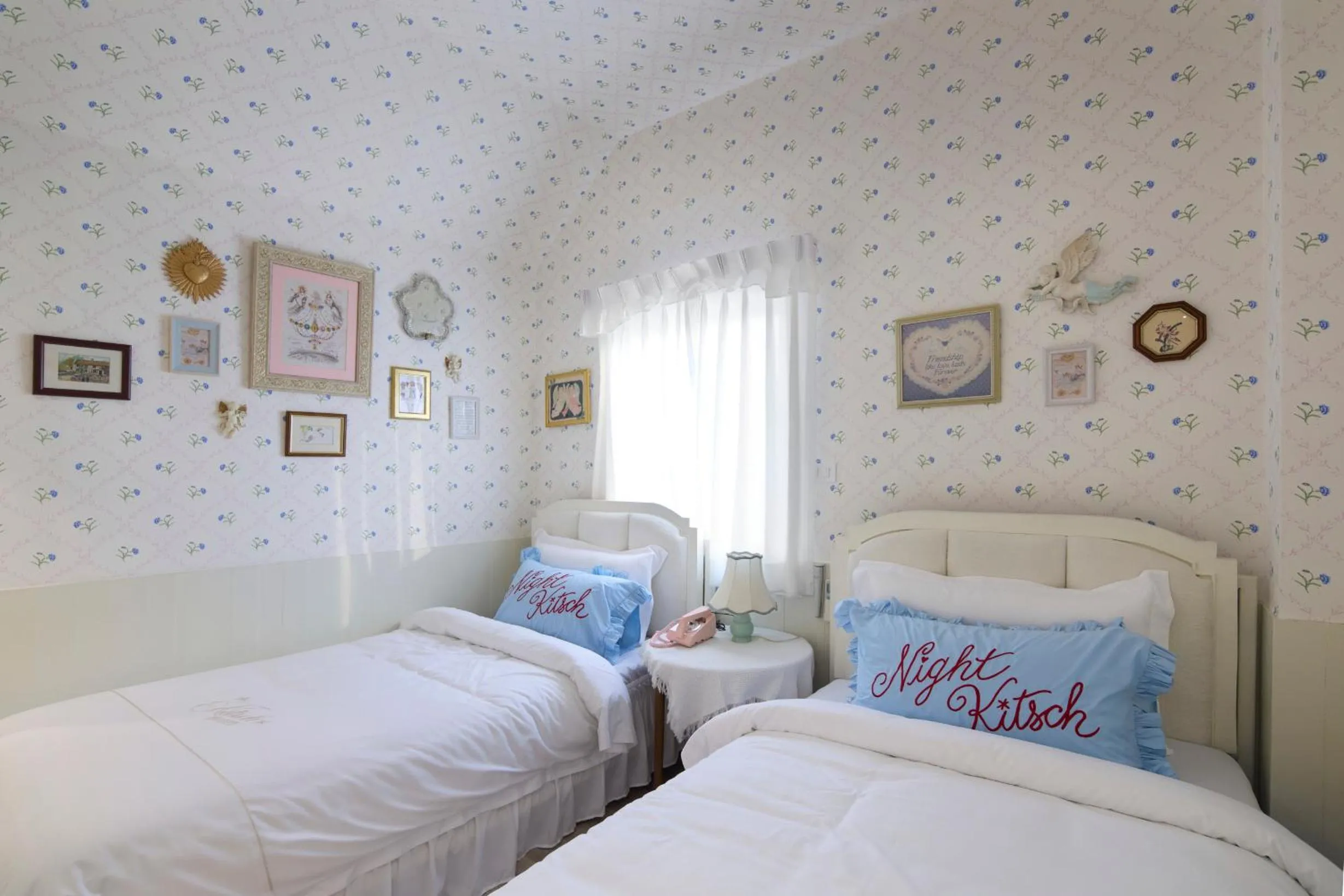 Bed in Kitsch Hotel