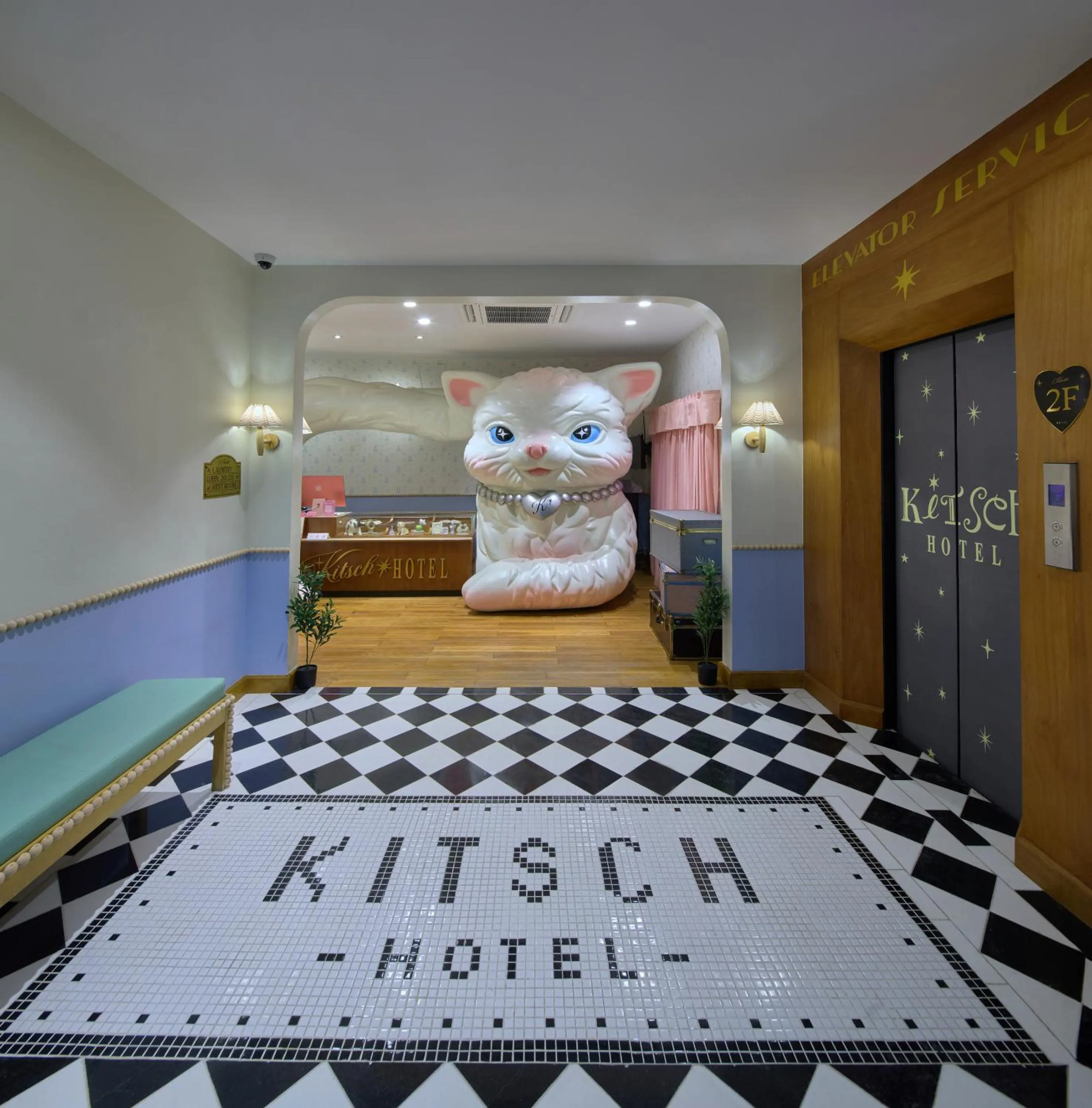Bed in Kitsch Hotel