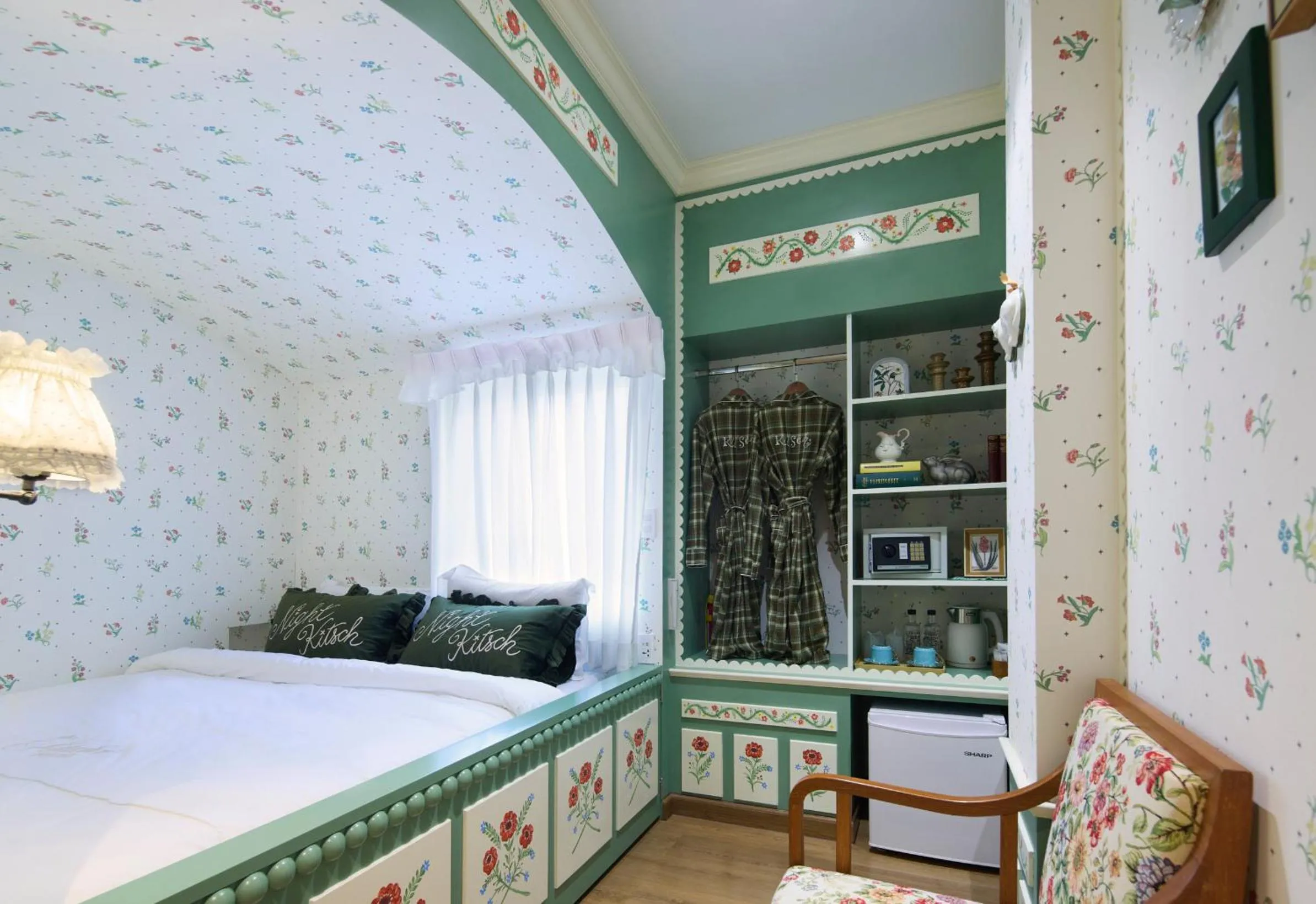 Bed in Kitsch Hotel