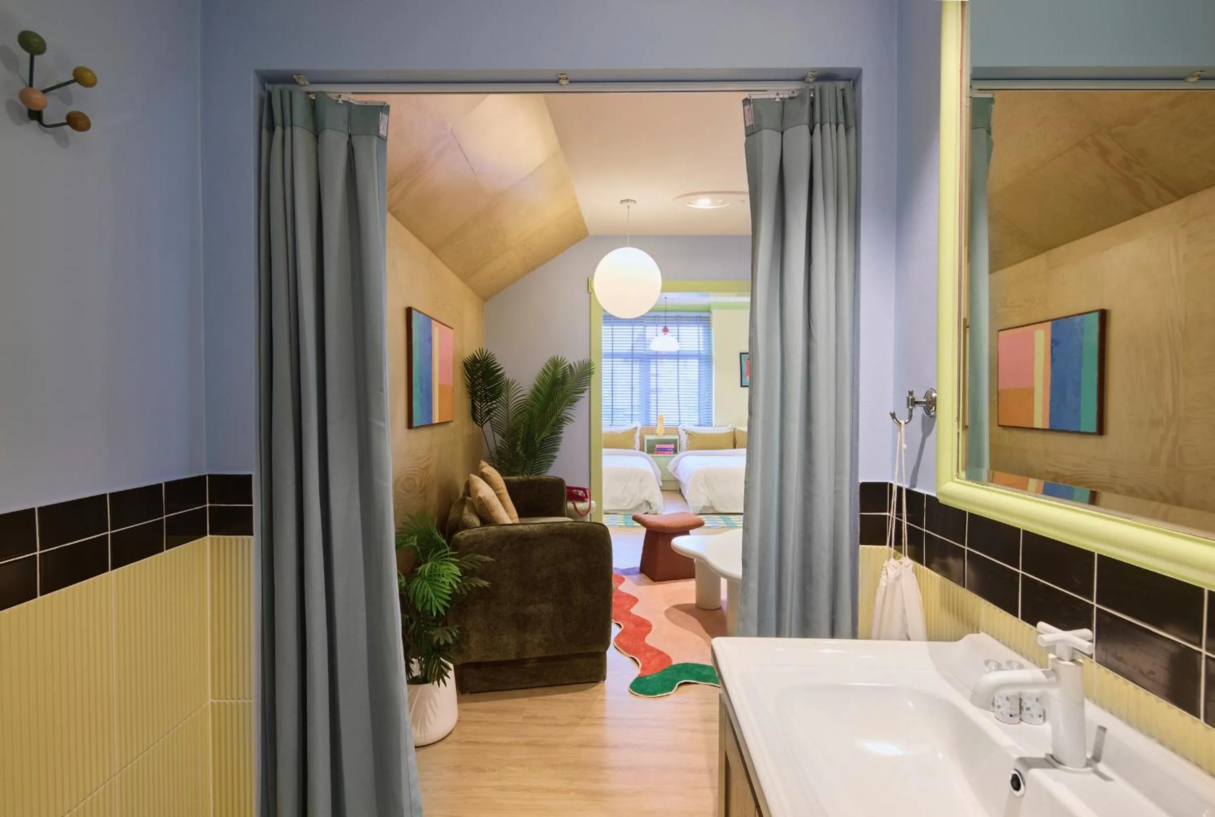 Kitsch Hotel