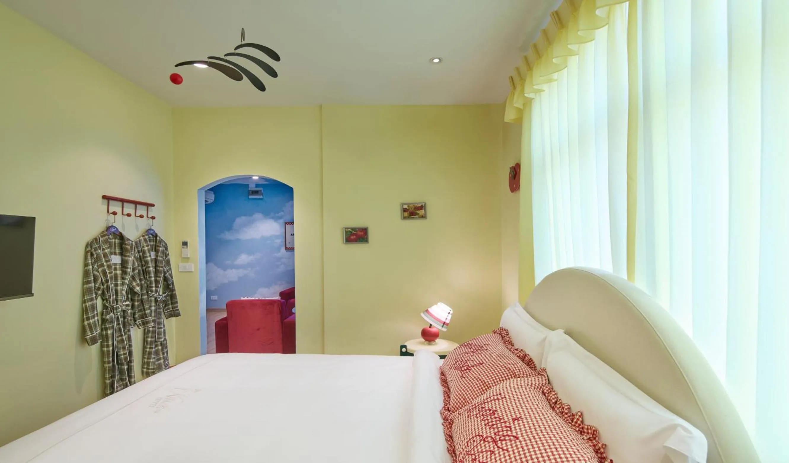 Bed in Kitsch Hotel