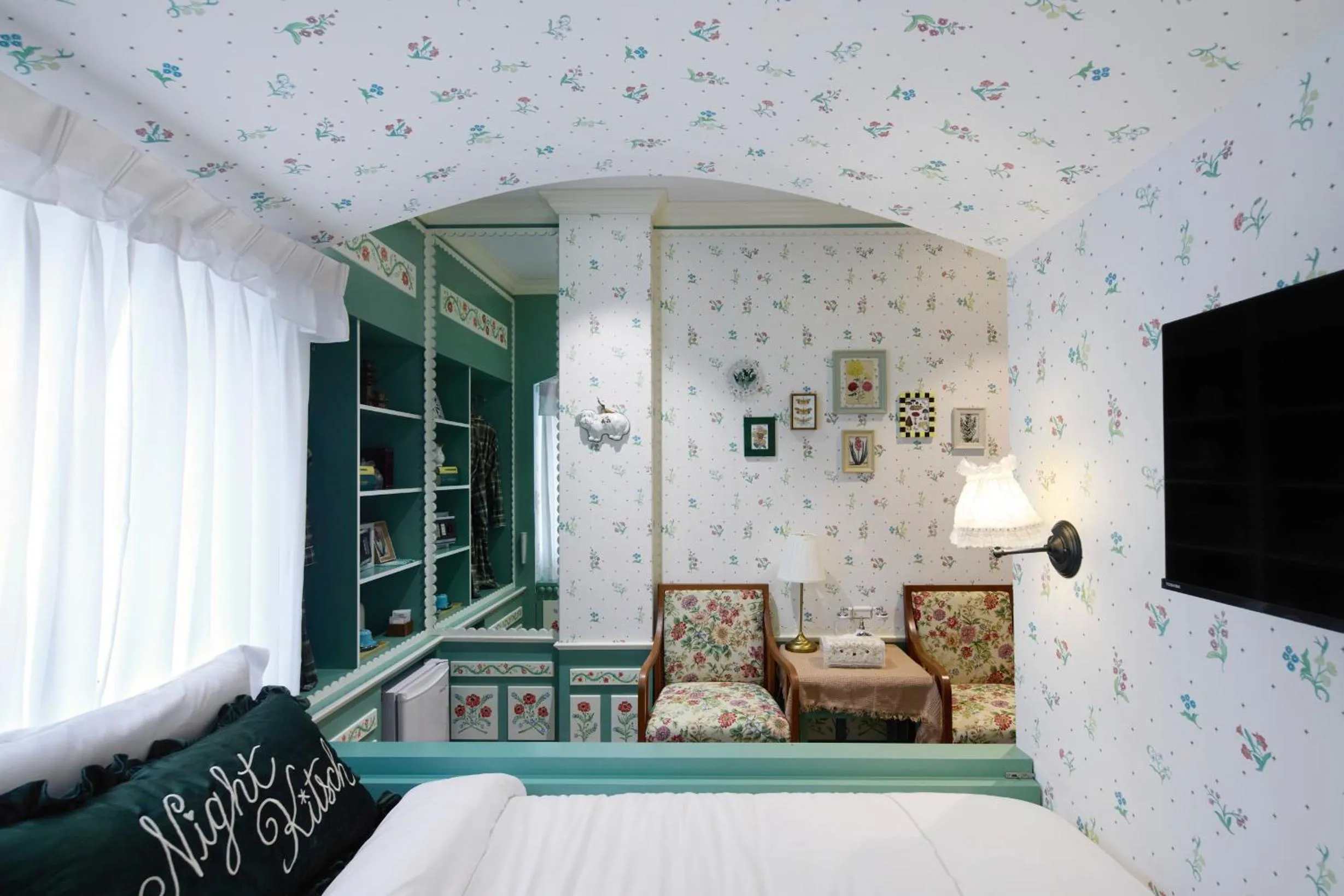 Bed in Kitsch Hotel