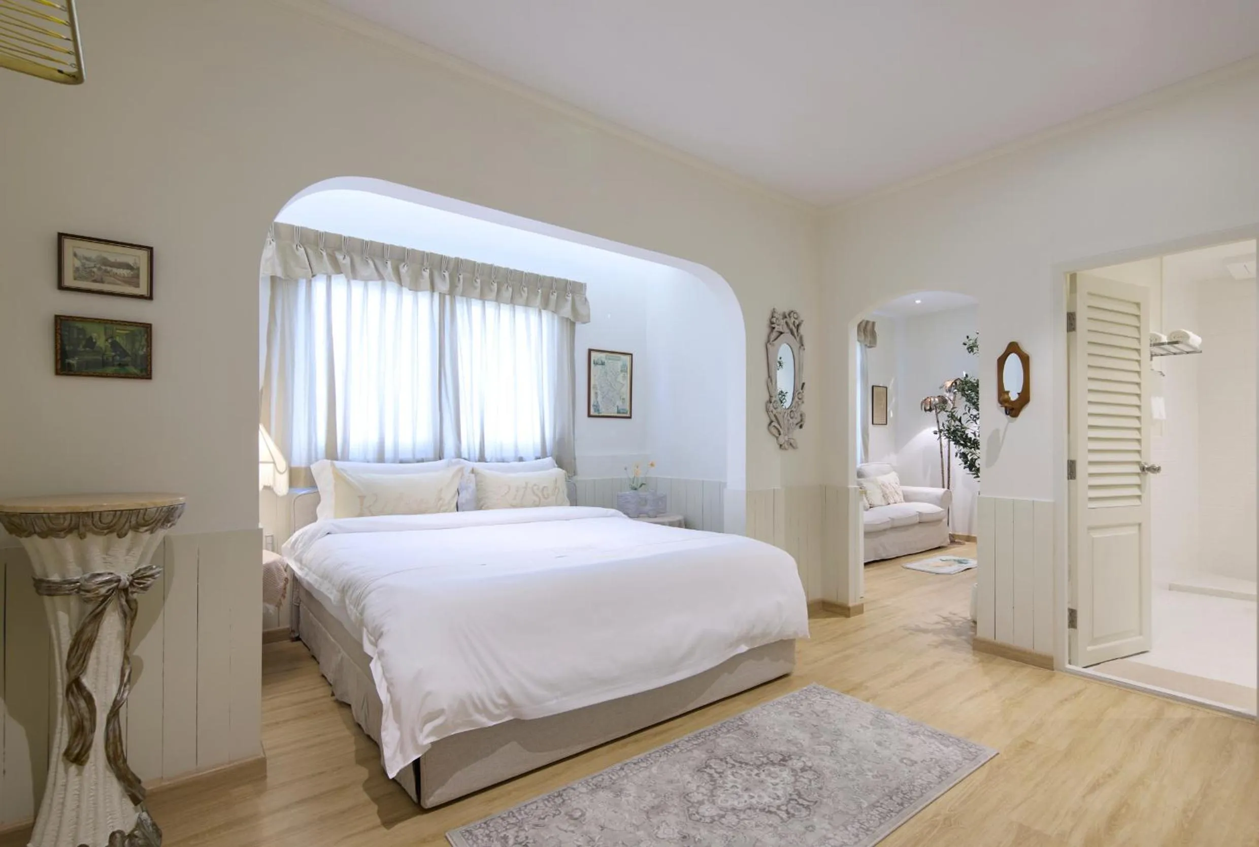 Bed in Kitsch Hotel