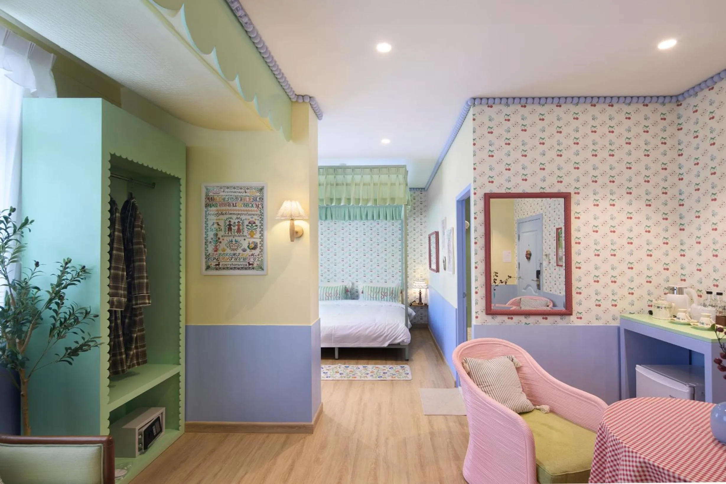 Bed in Kitsch Hotel