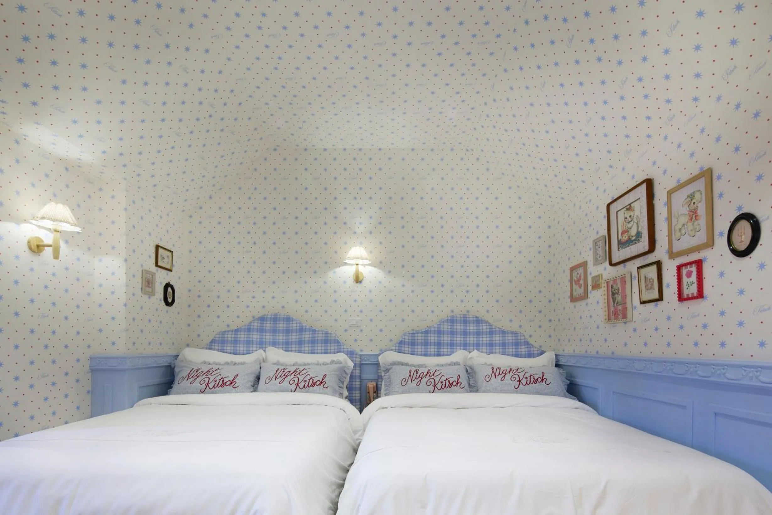 Bed in Kitsch Hotel