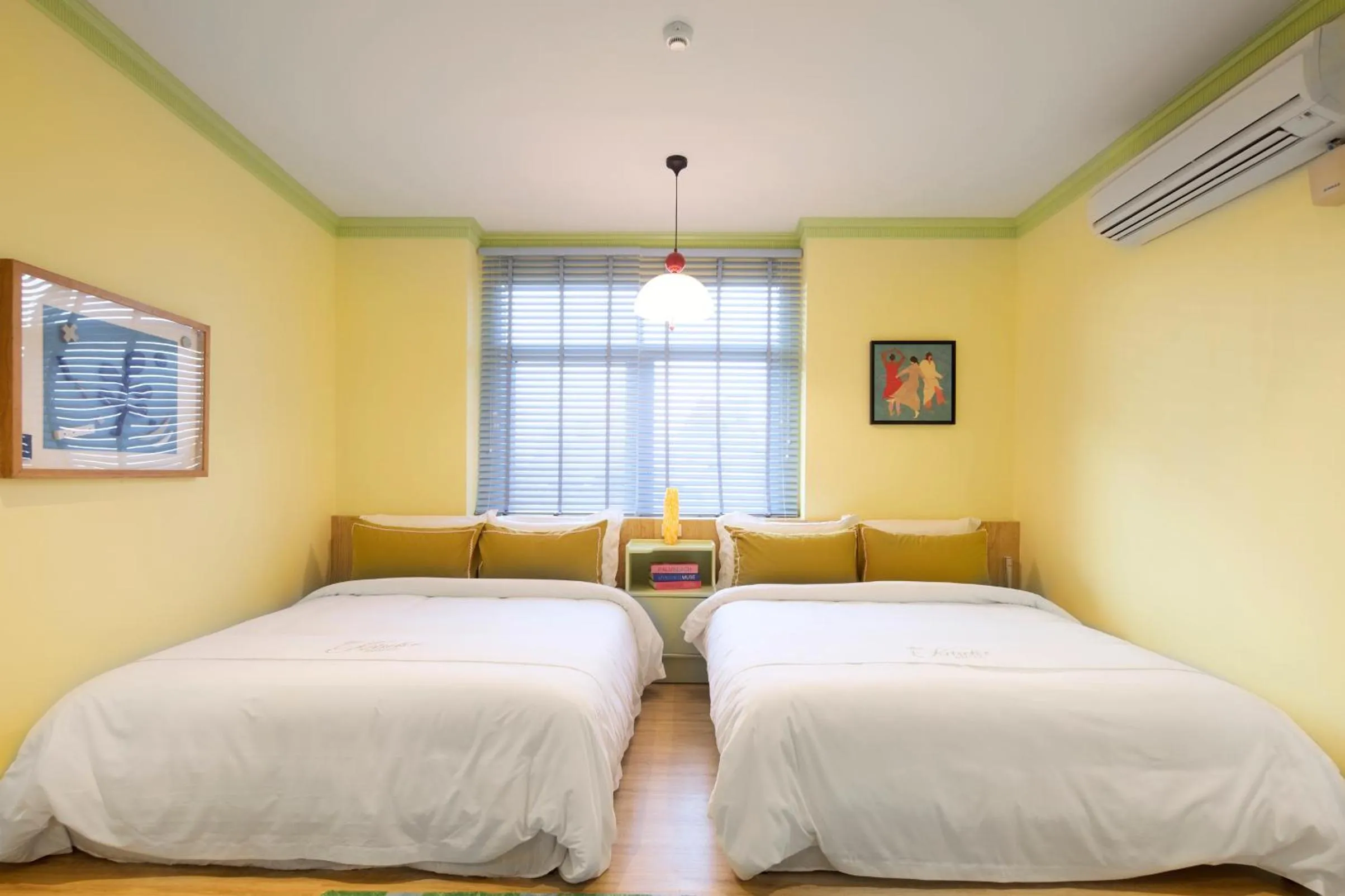Bed in Kitsch Hotel