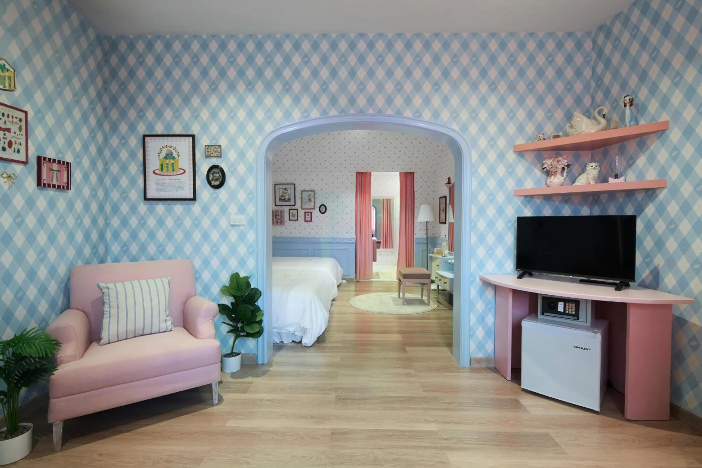 Kitsch Hotel