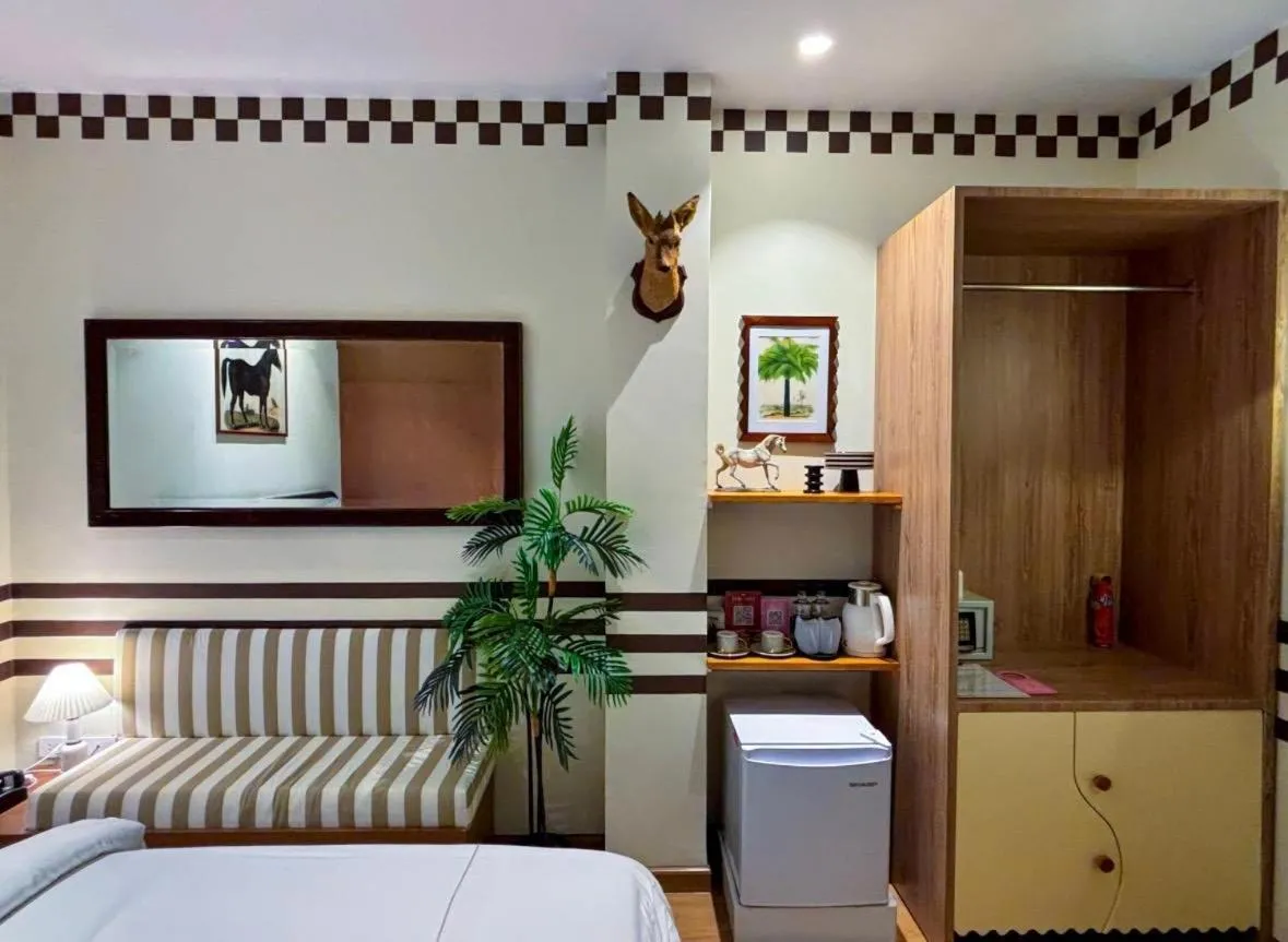 Bed in Kitsch Hotel