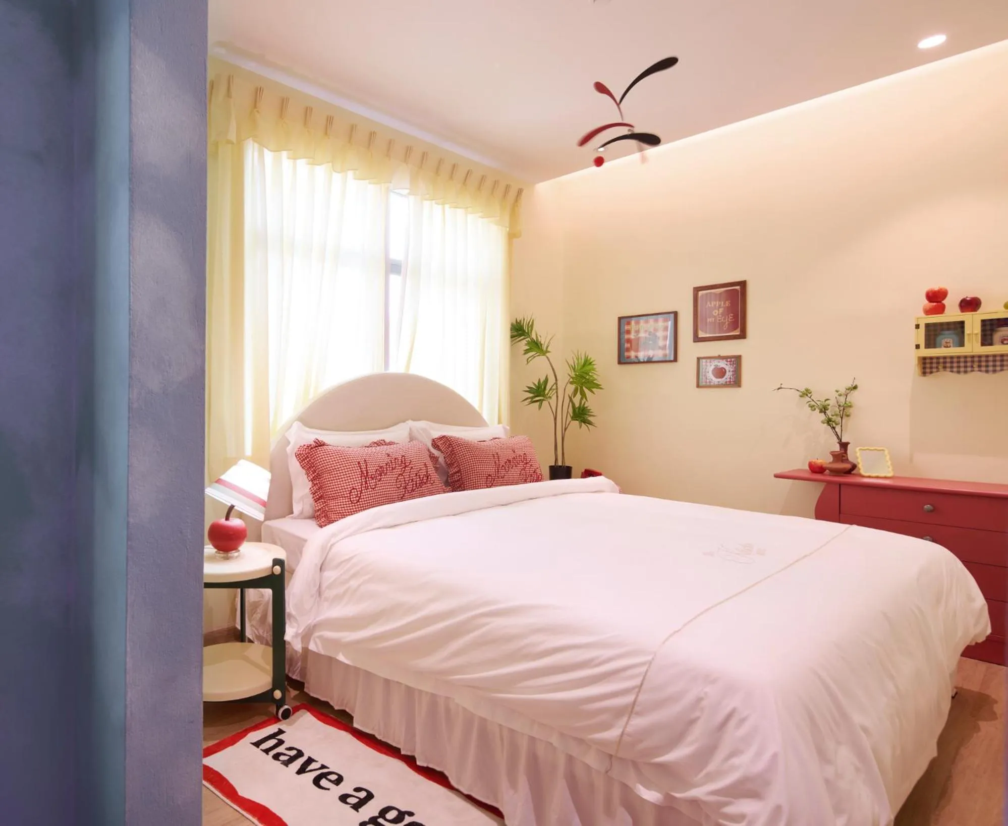 Bed in Kitsch Hotel