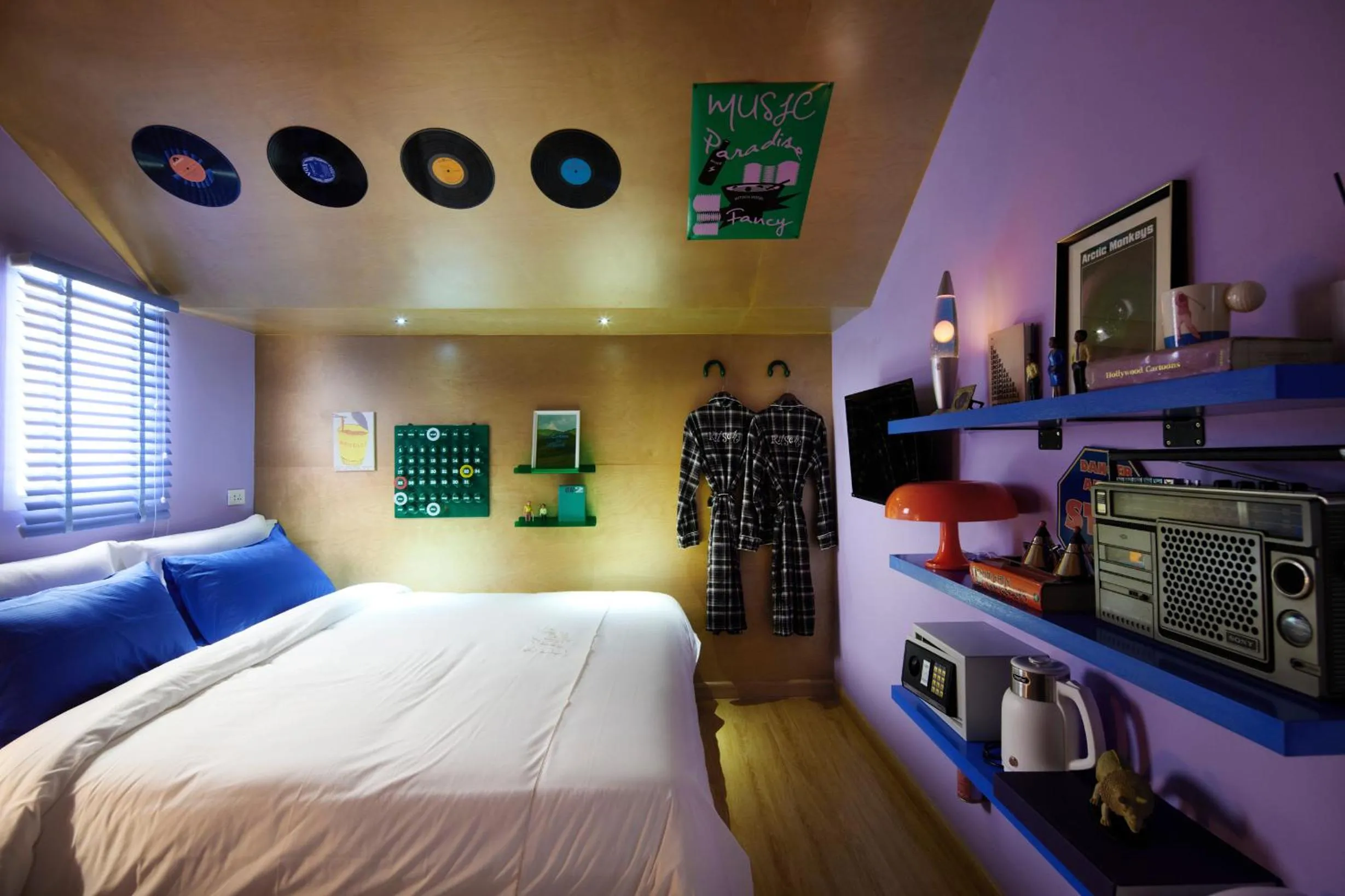 Bed in Kitsch Hotel