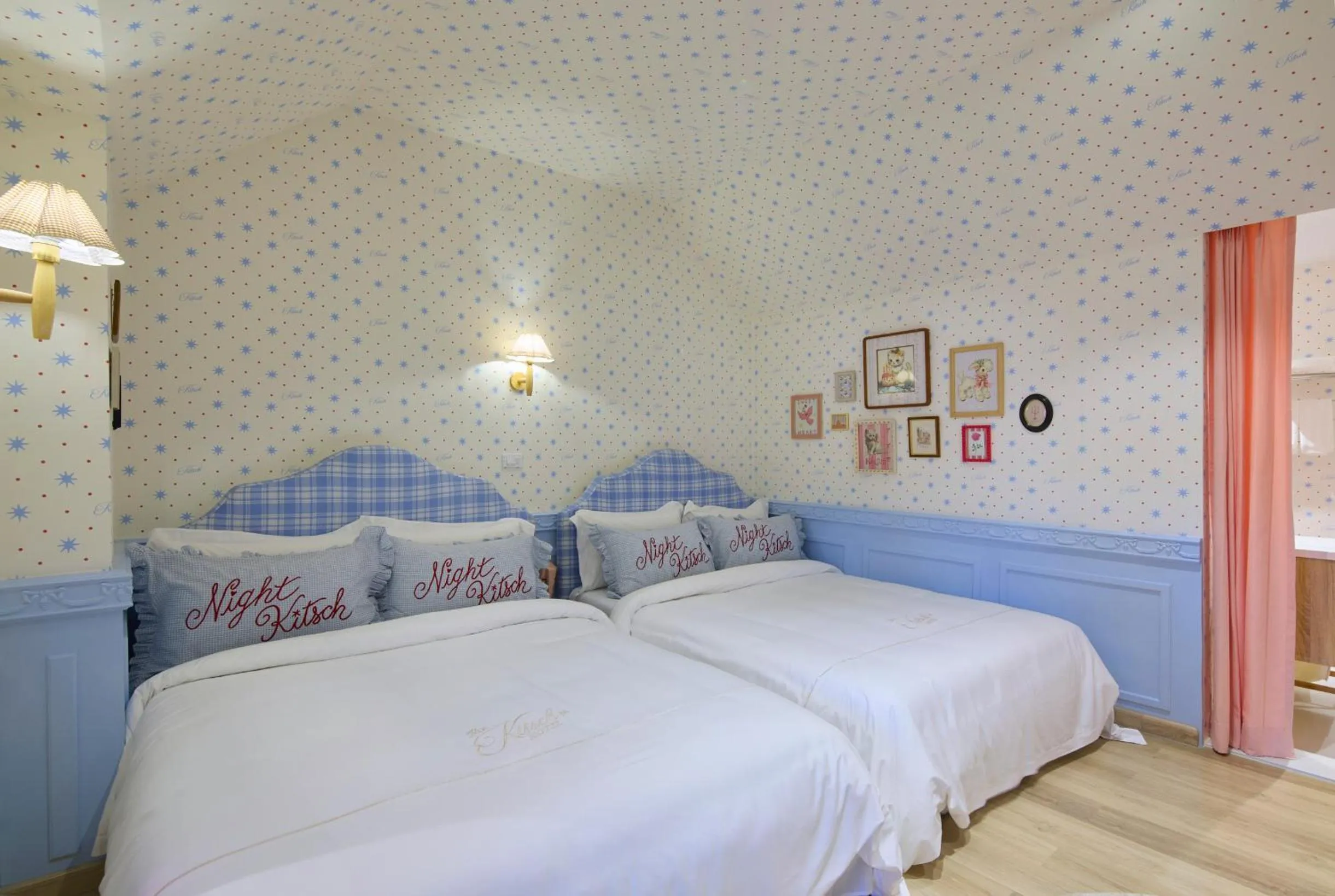 Bed in Kitsch Hotel