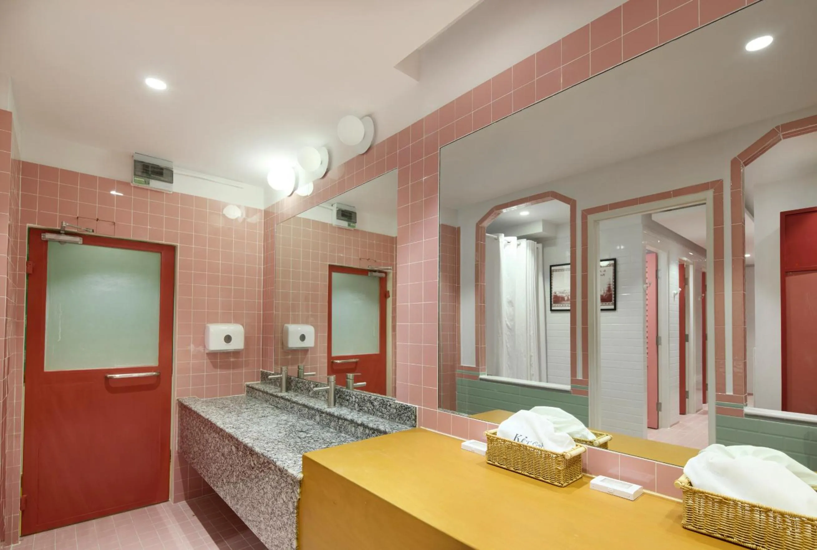 Kitsch Hotel