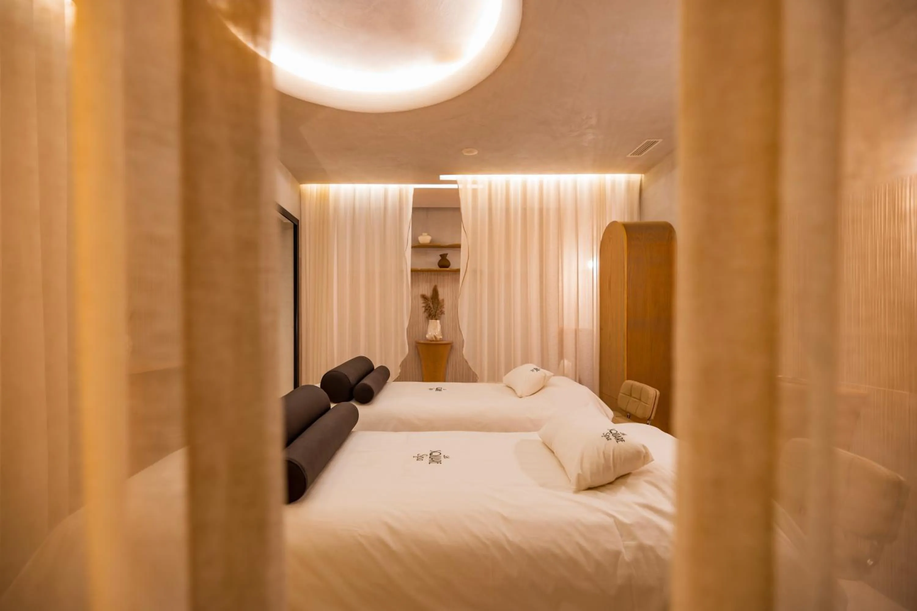 Spa and wellness centre/facilities, Bed in Le Square By Onomo Collection