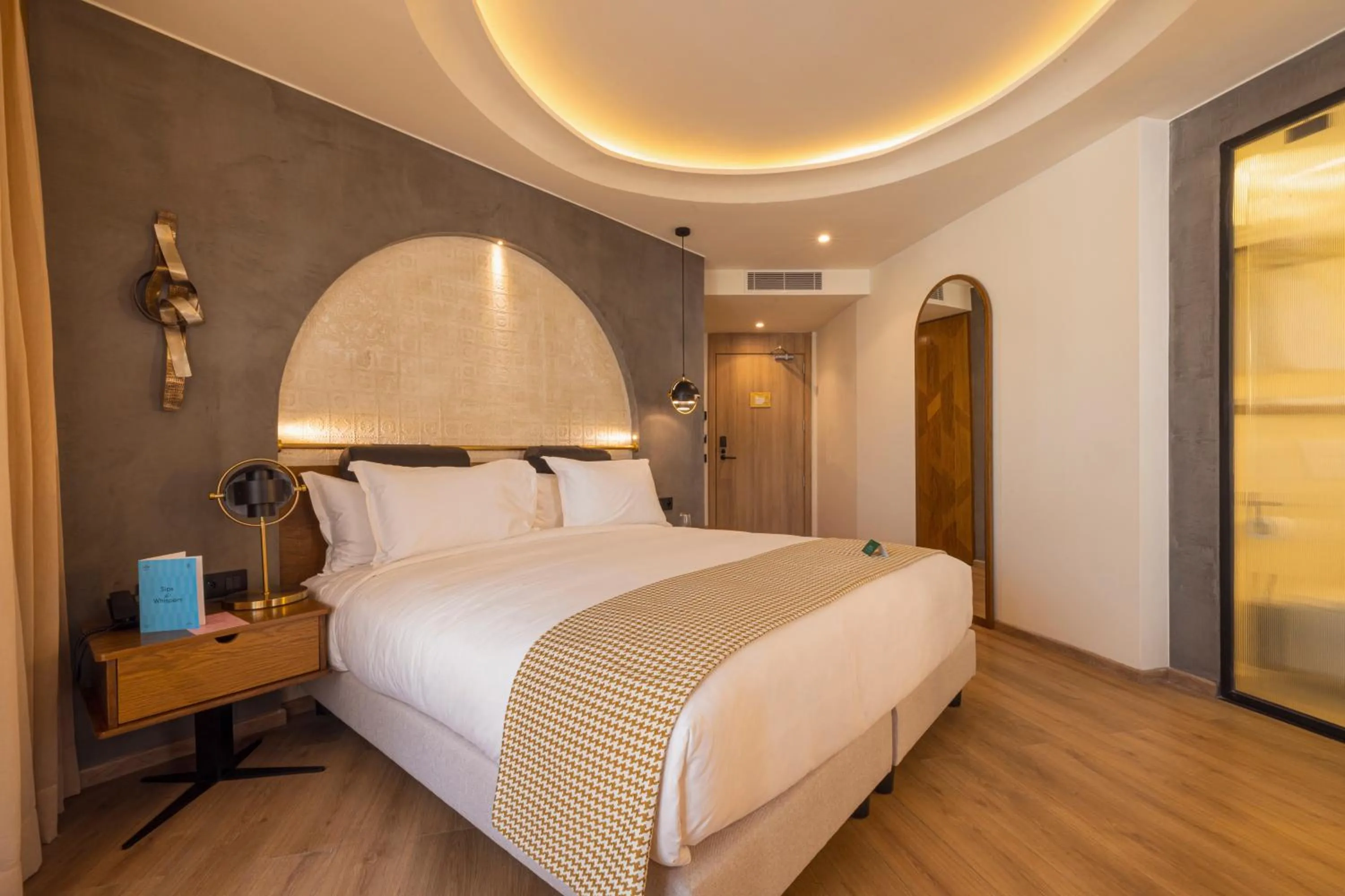 Photo of the whole room, Bed in Le Square By Onomo Collection