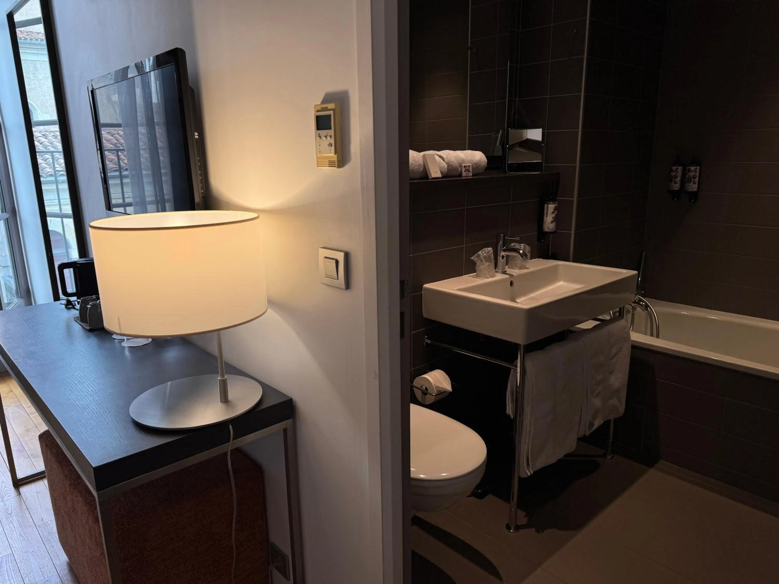 Bathroom in Grand Hotel de Castres