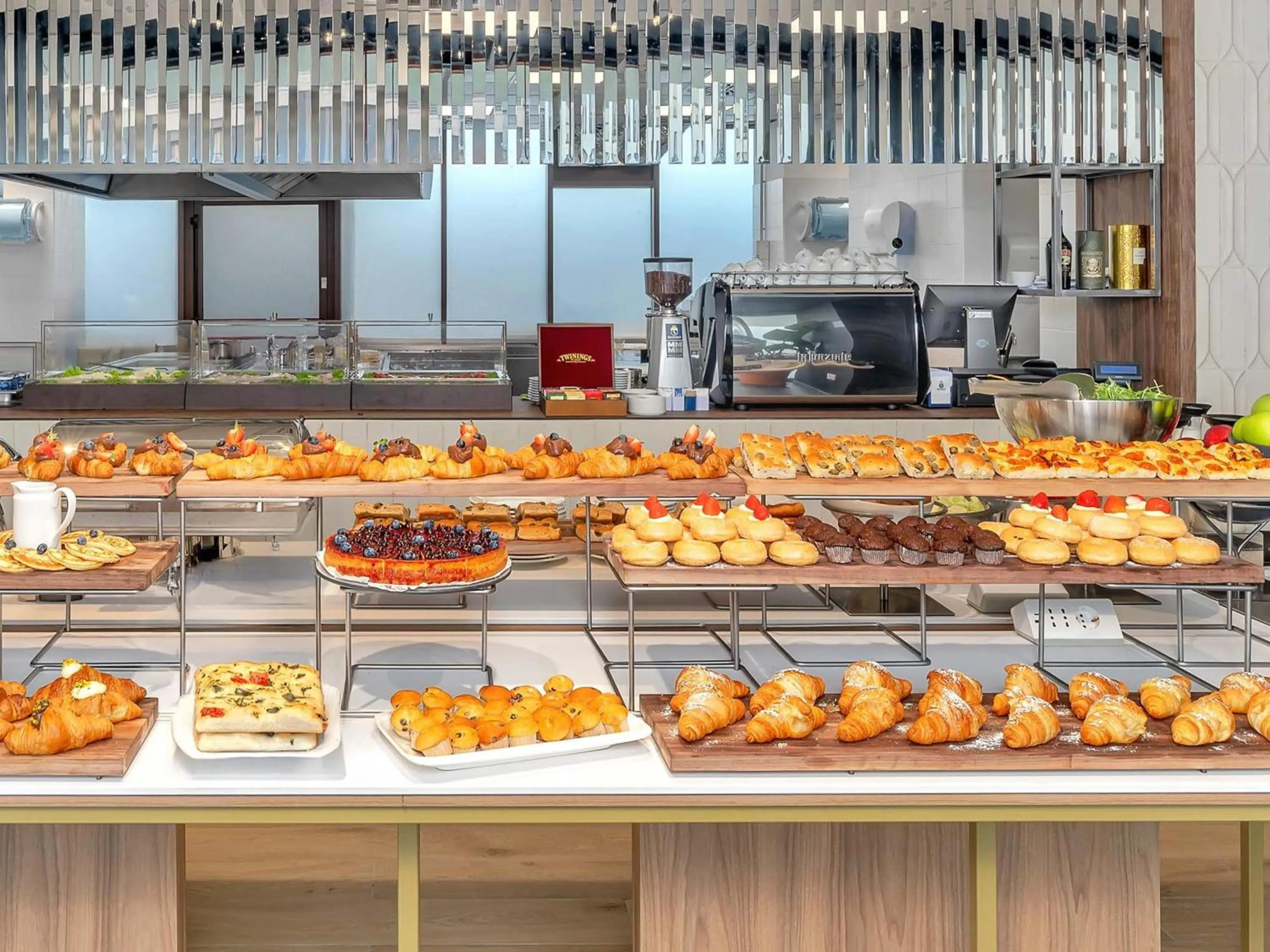 Restaurant/places to eat in B&B HOTEL Venezia Laguna