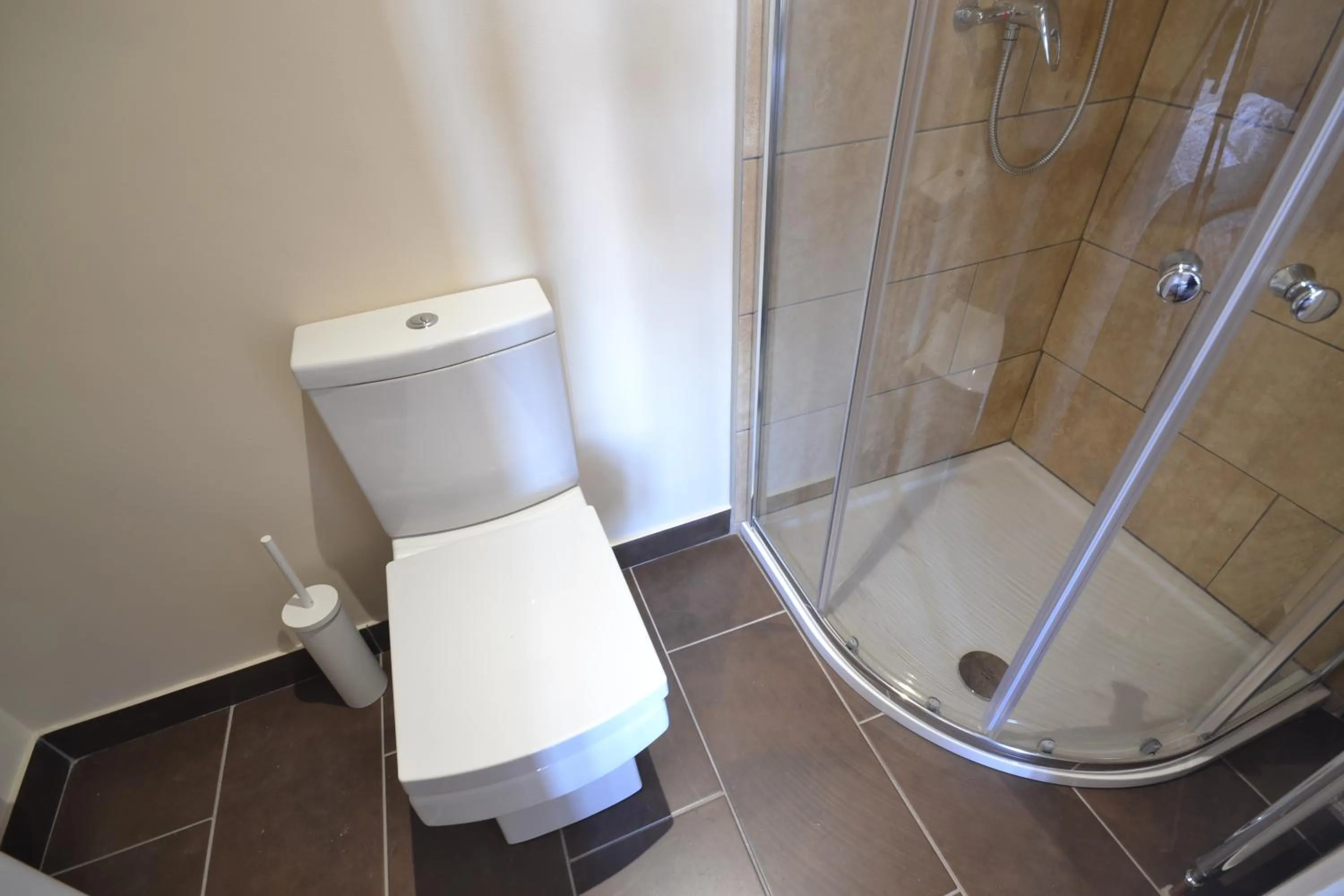 Premier Lodge Central