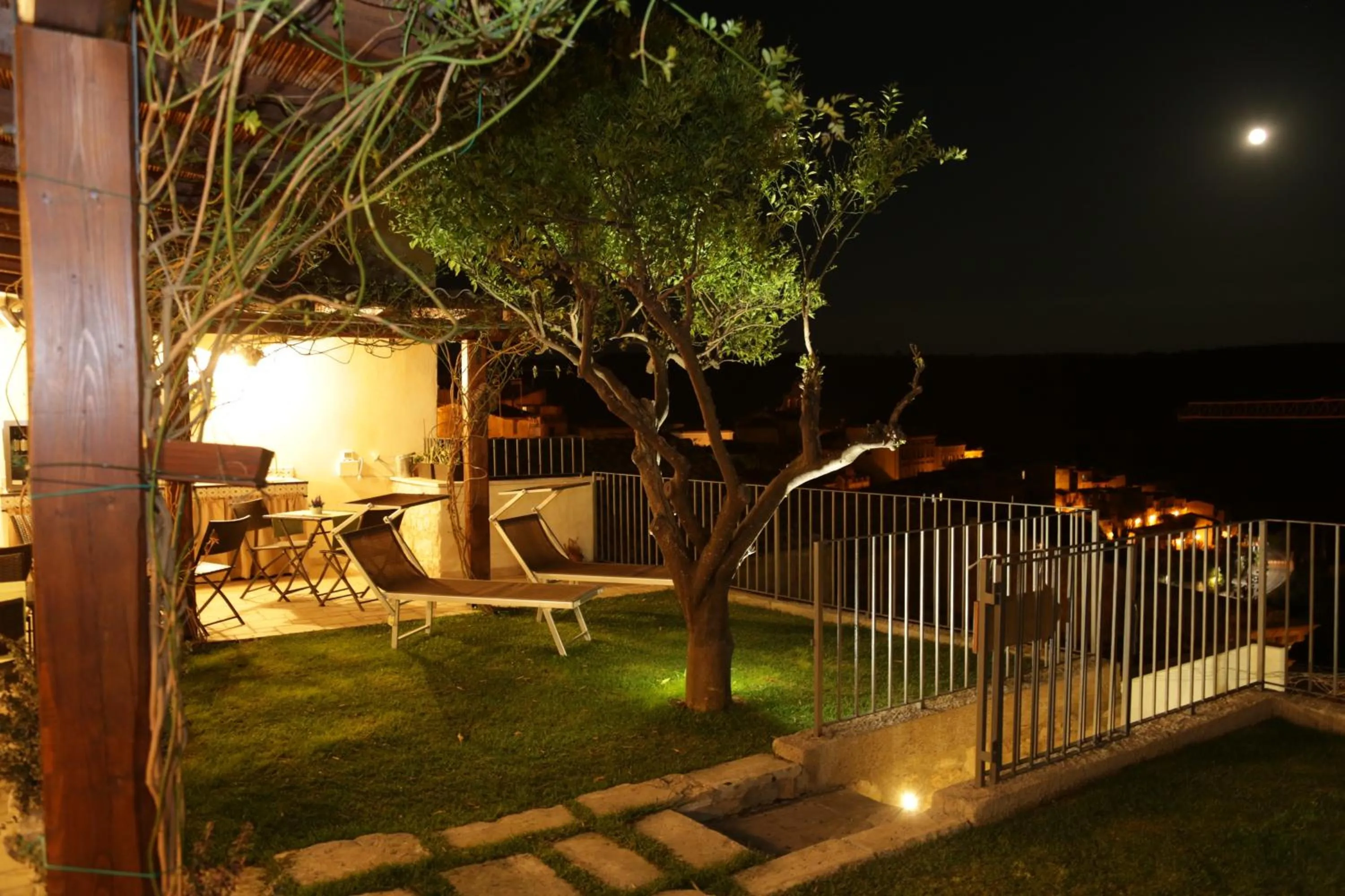 Garden in La Casa del Gelsomino