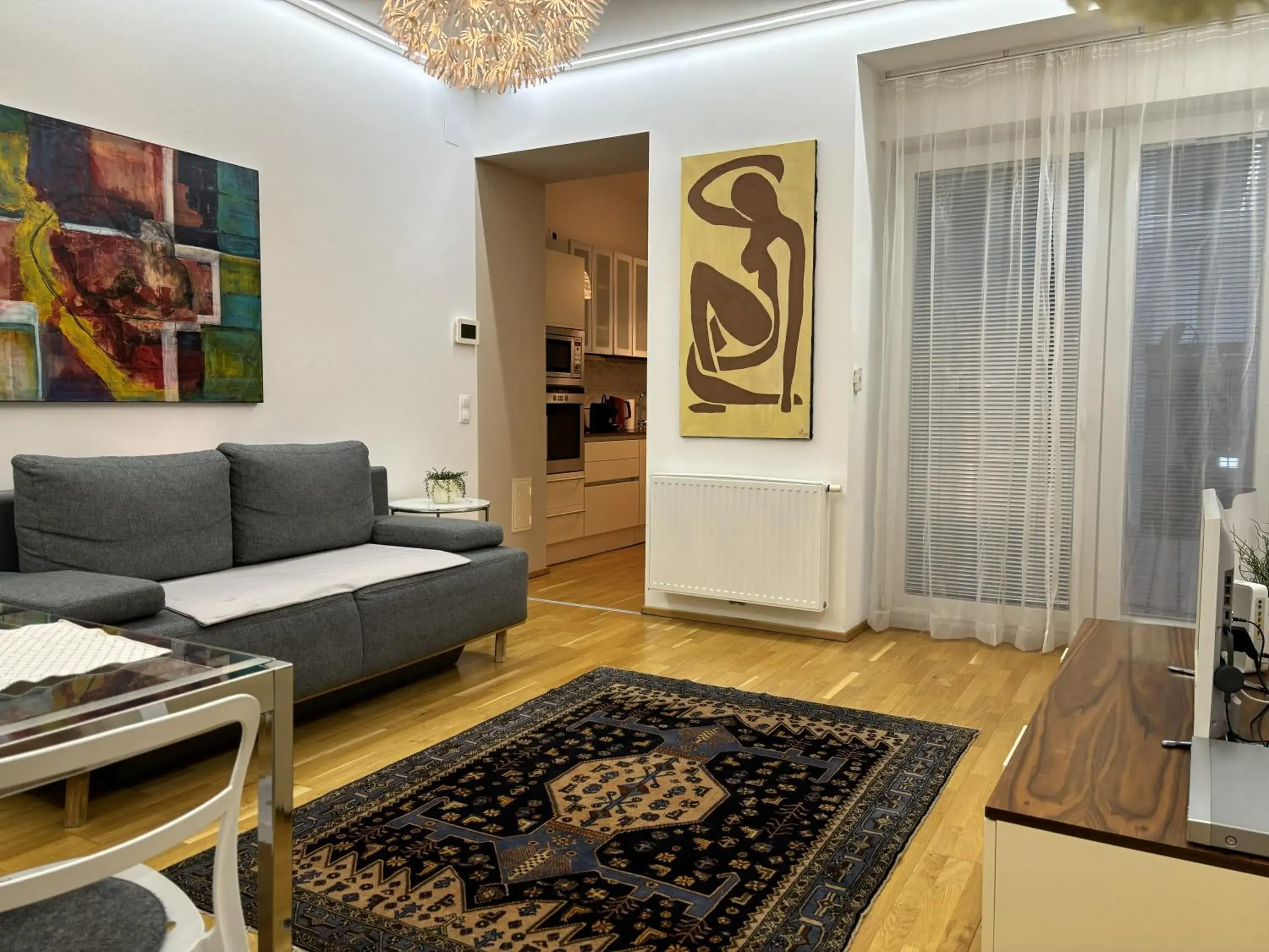 Moderne Stadtwohnung mit Balkon Moderne Stadtwohnung mit Balkon