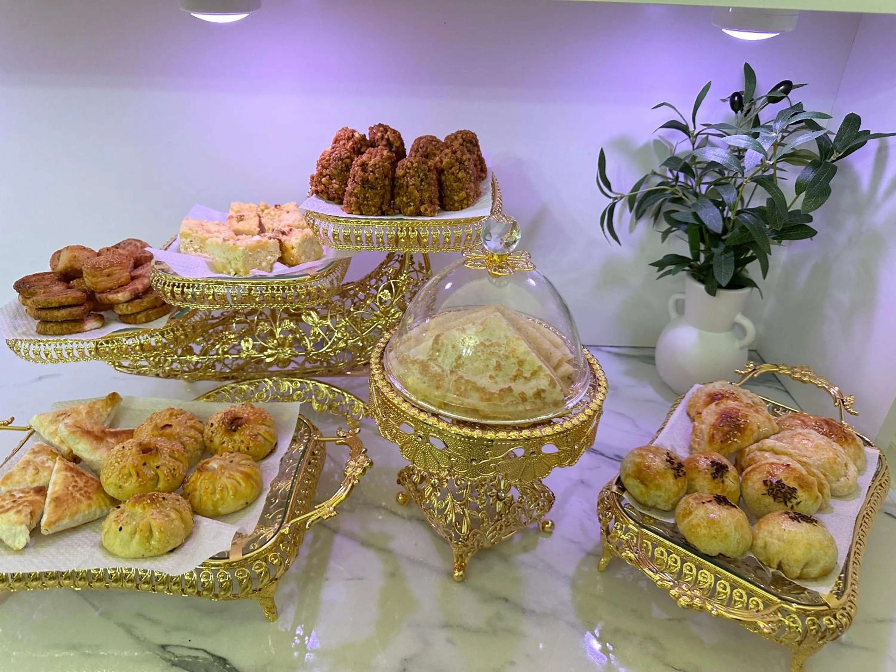 Buffet breakfast in Daro Boutique