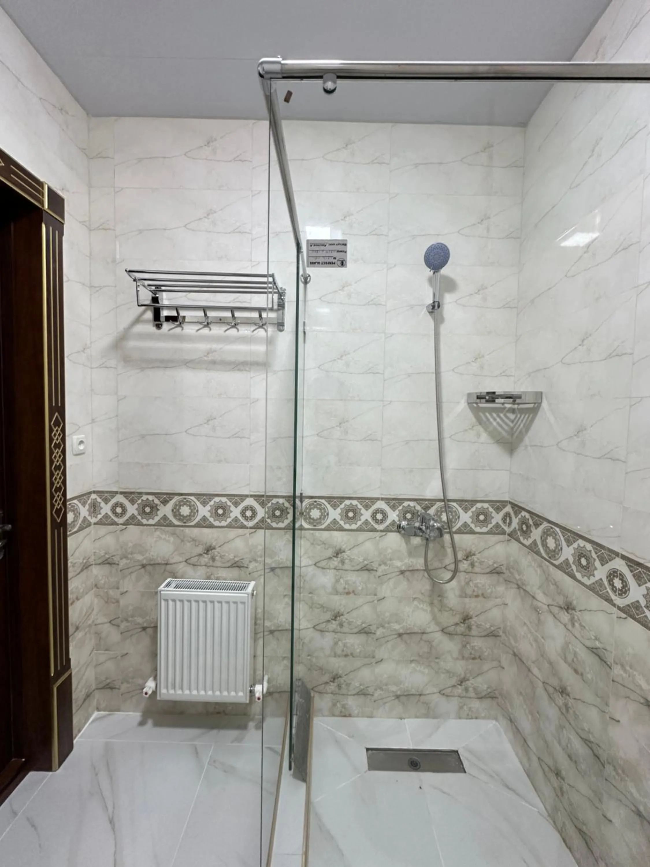 Shower in Daro Boutique