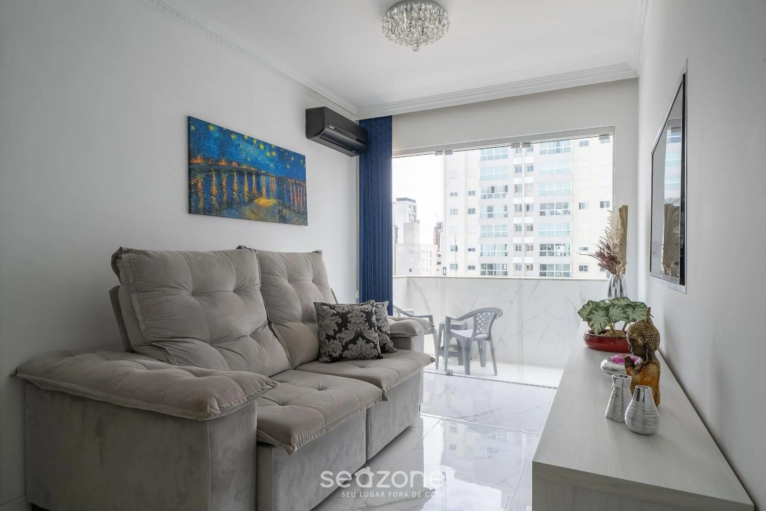 Living room in Apto Charmoso no Coração de BC EMF1003