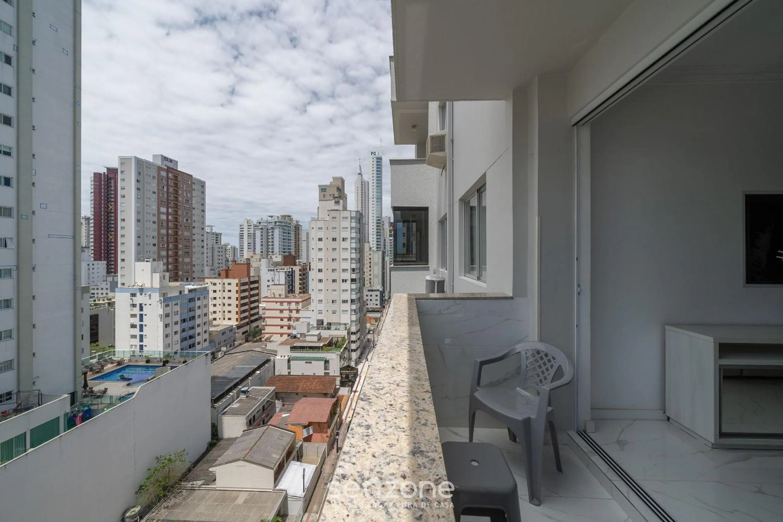 Balcony/Terrace in Apto Charmoso no Coração de BC EMF1003