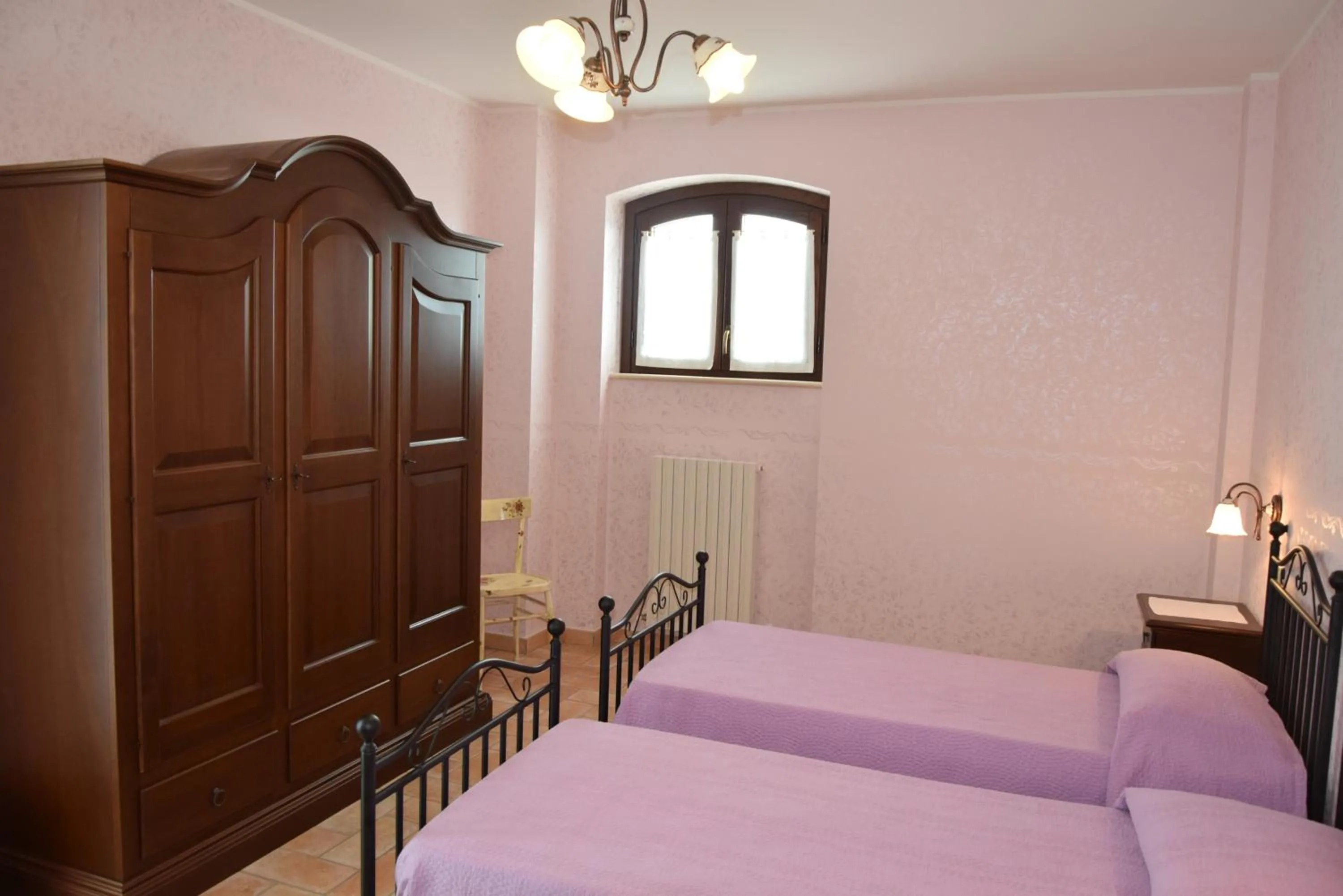 Photo of the whole room, Bed in Postiglione Country House