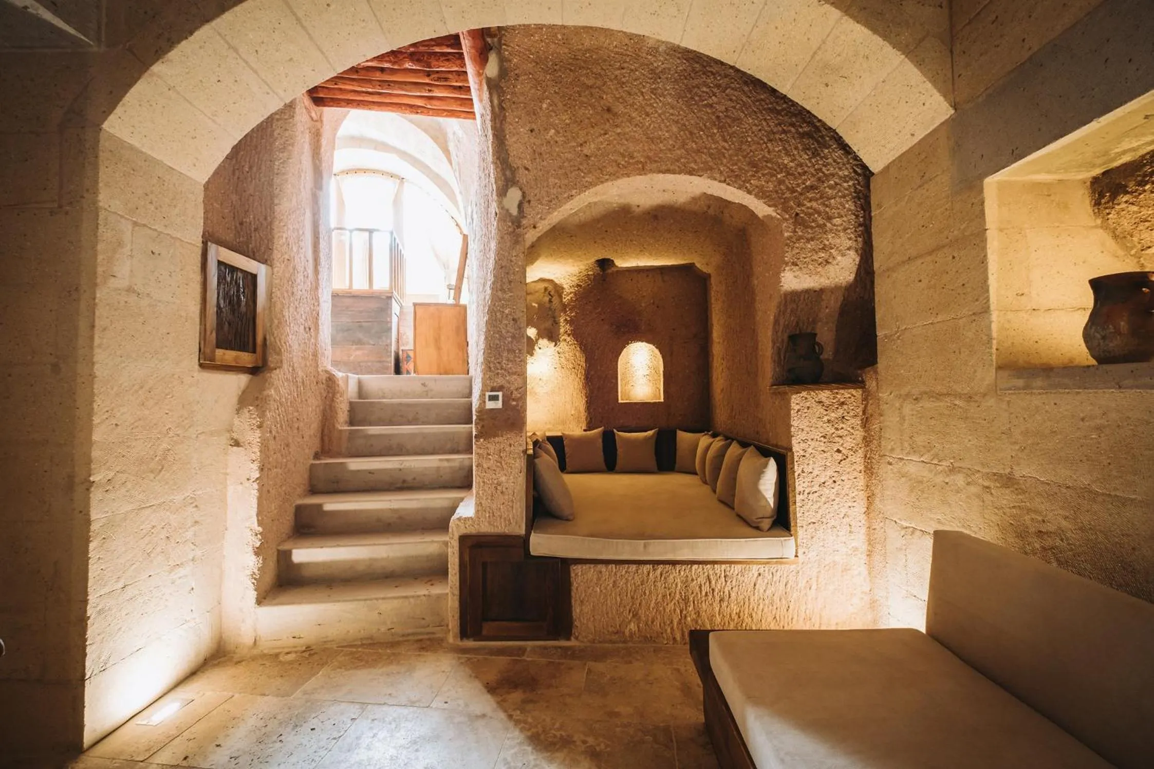 Seating area in Millstone Cave Suites Hotel