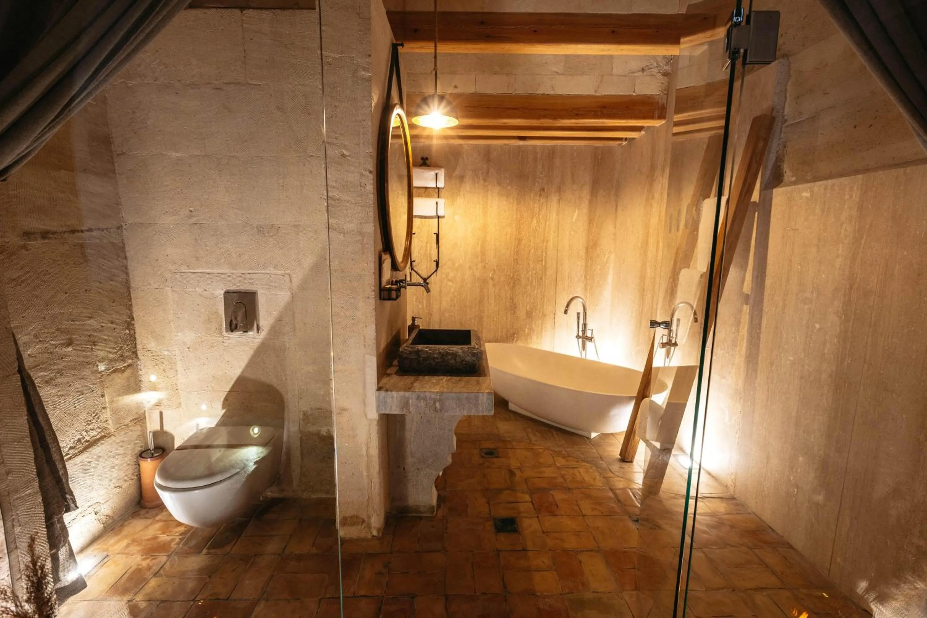 Bathroom in Millstone Cave Suites Hotel