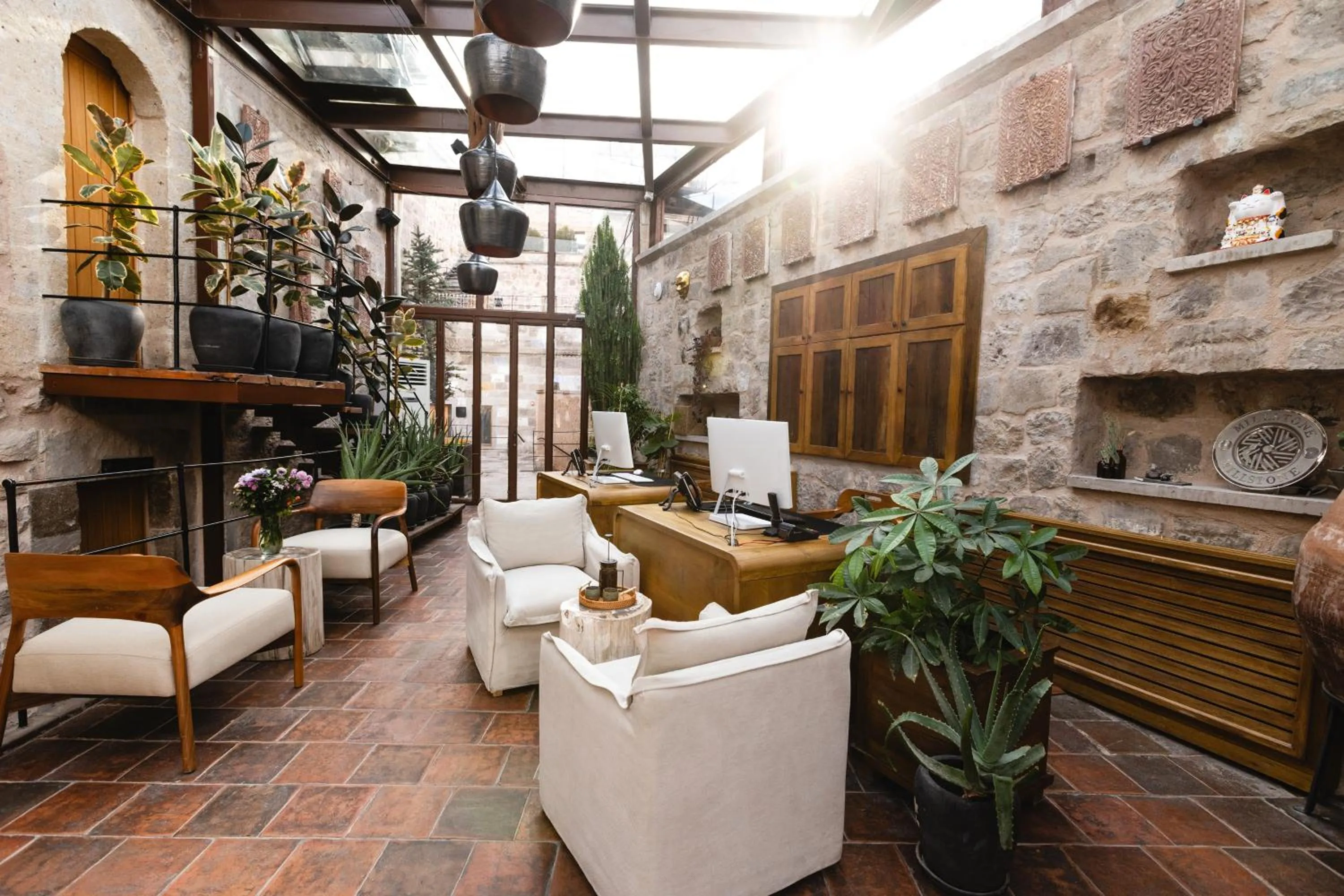 Lobby or reception in Millstone Cave Suites Hotel