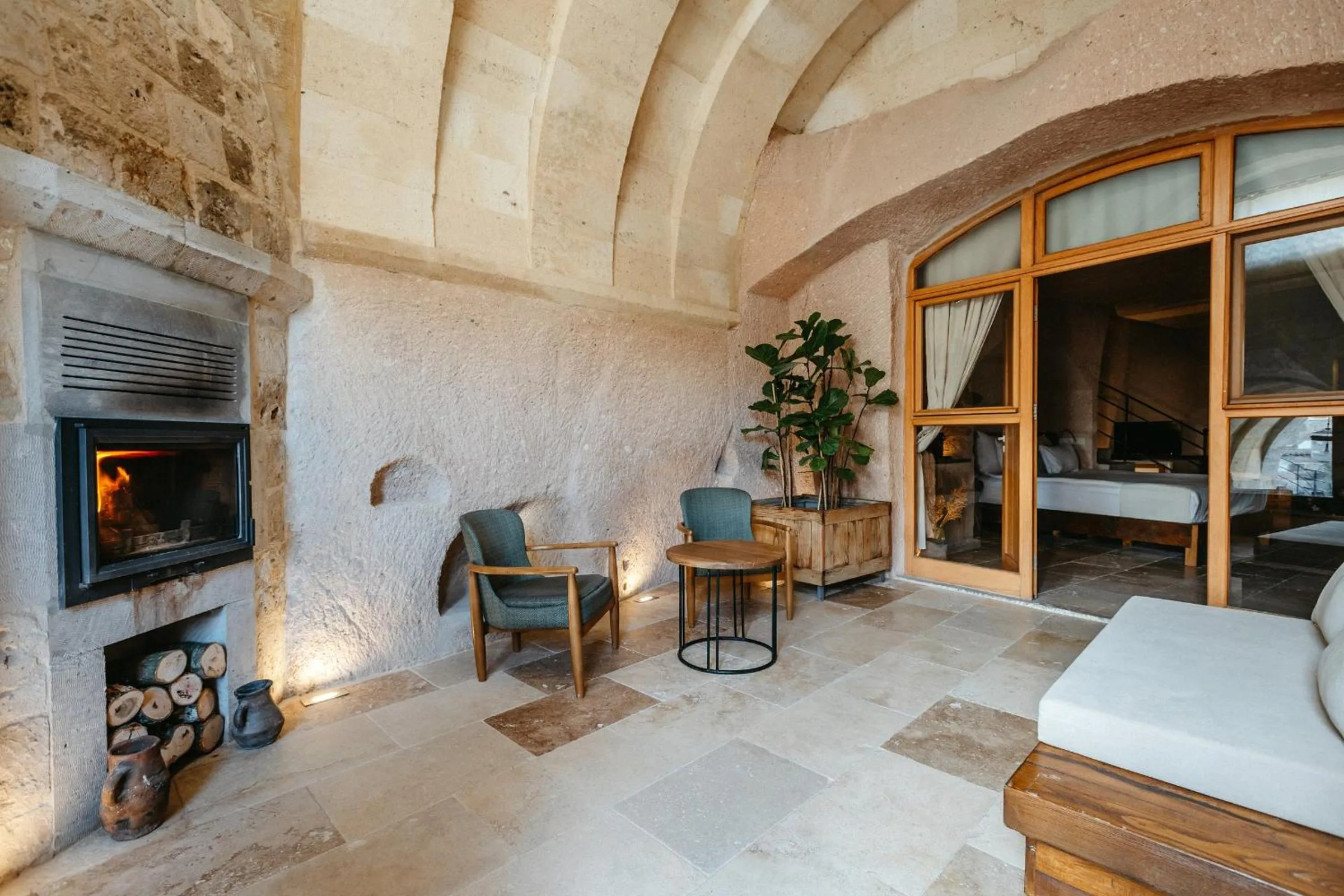 Seating area in Millstone Cave Suites Hotel