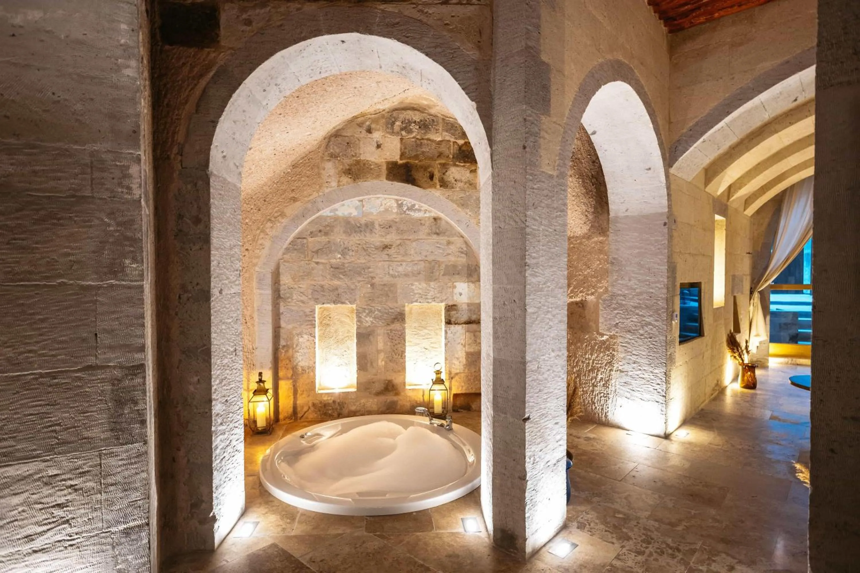 Bathroom in Millstone Cave Suites Hotel