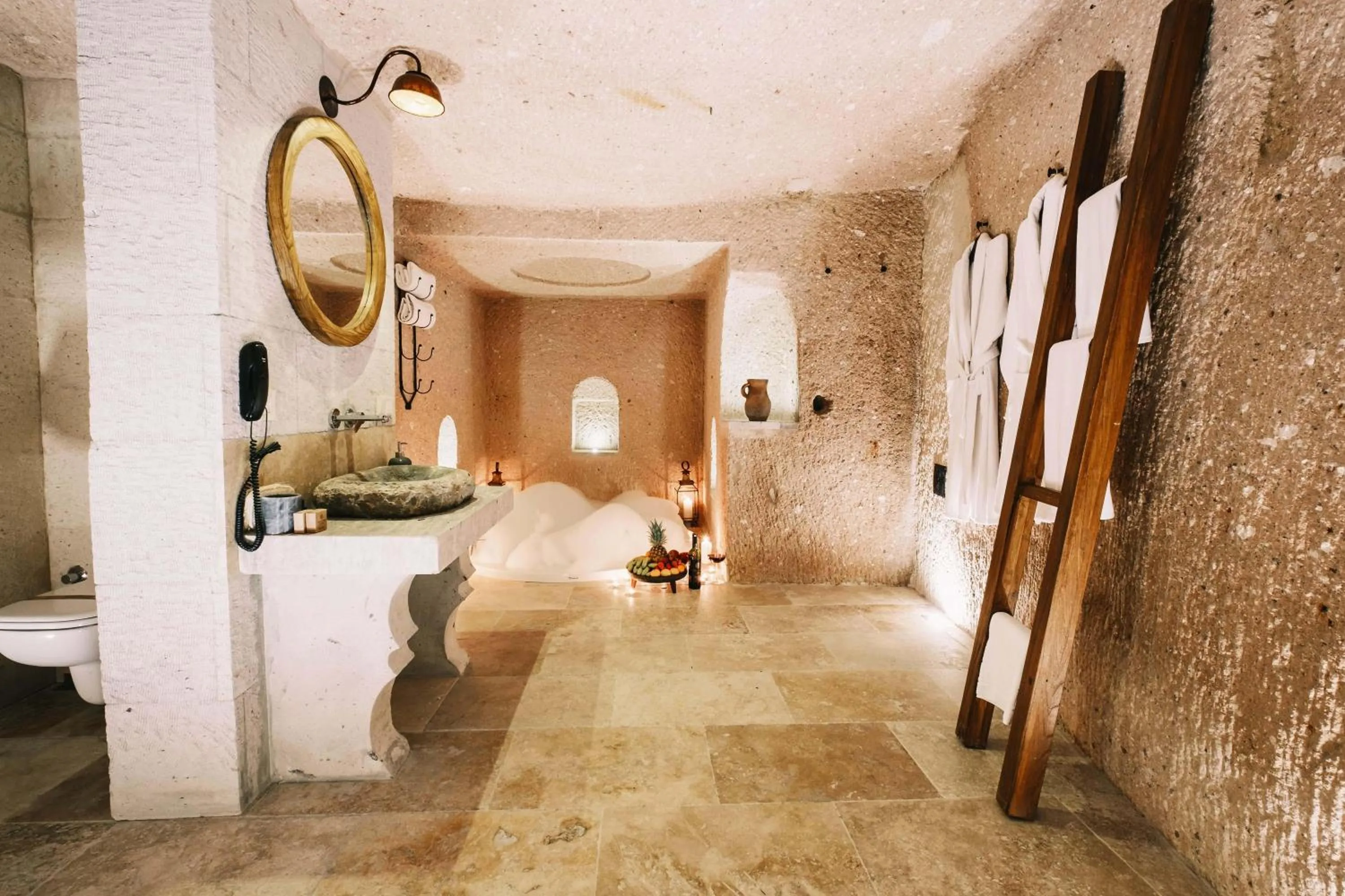 Photo of the whole room in Millstone Cave Suites Hotel