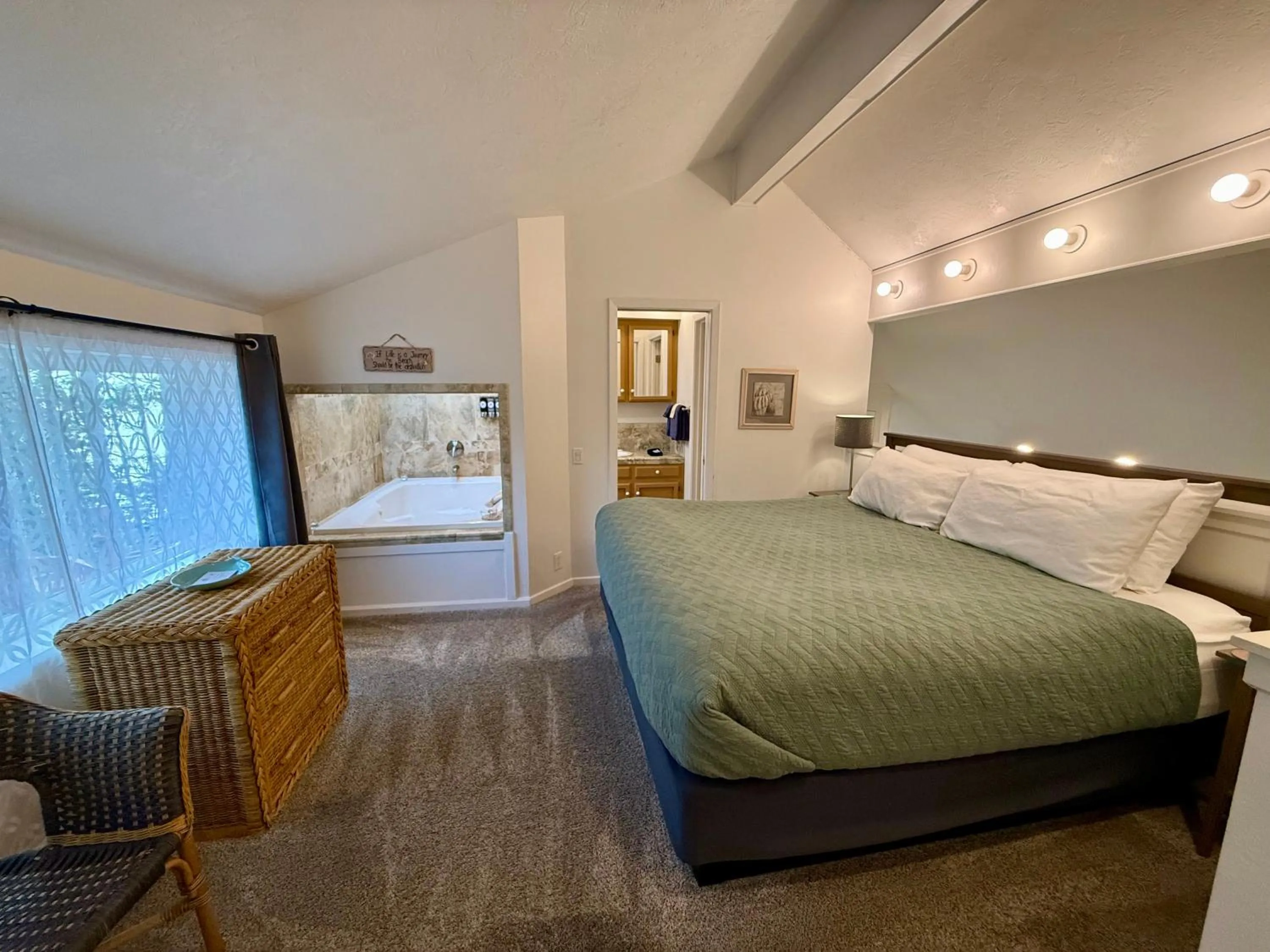 Bed in Starfish Point