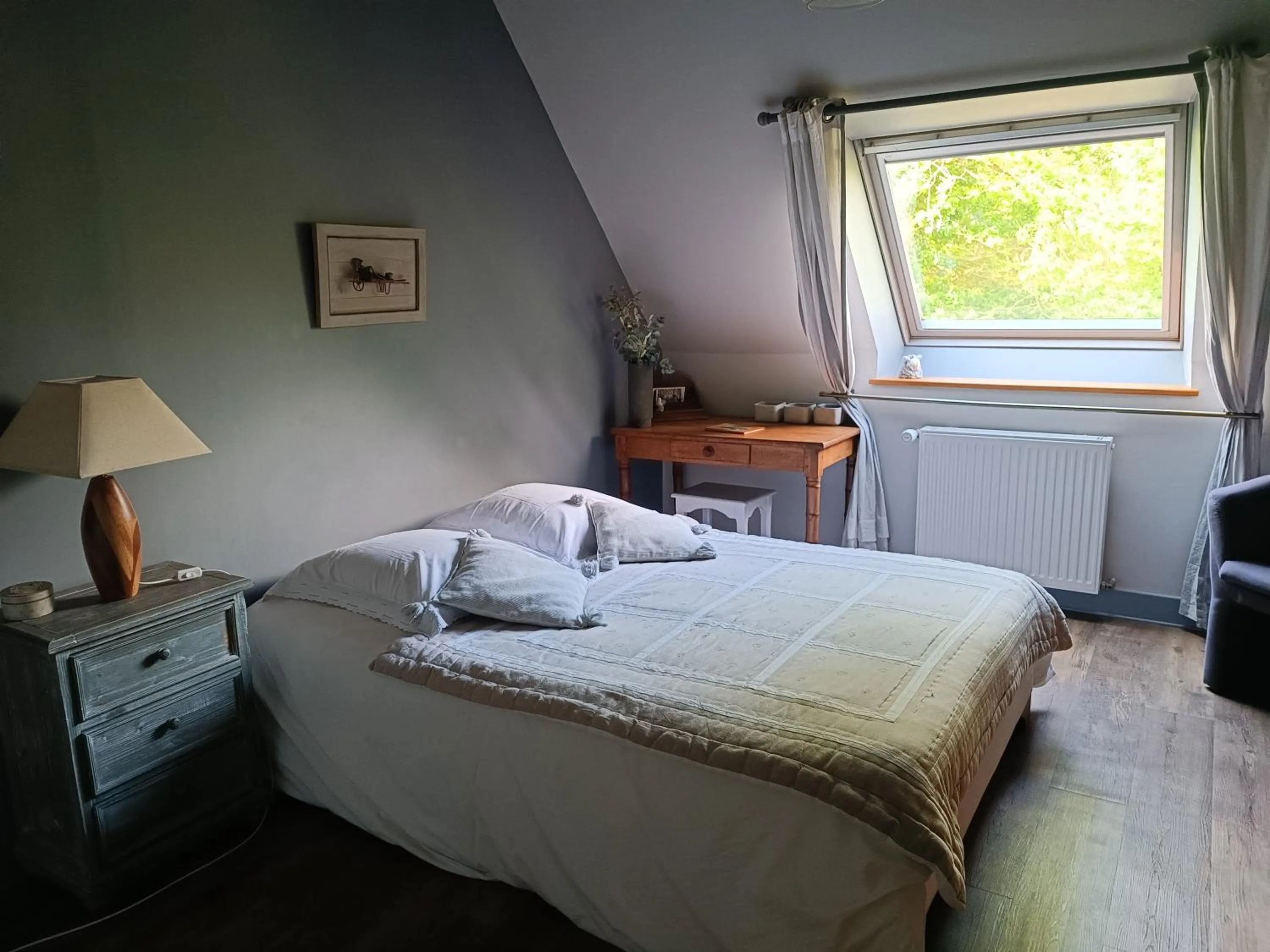 Bedroom, Bed in Maison dans un environnement boisé très calme