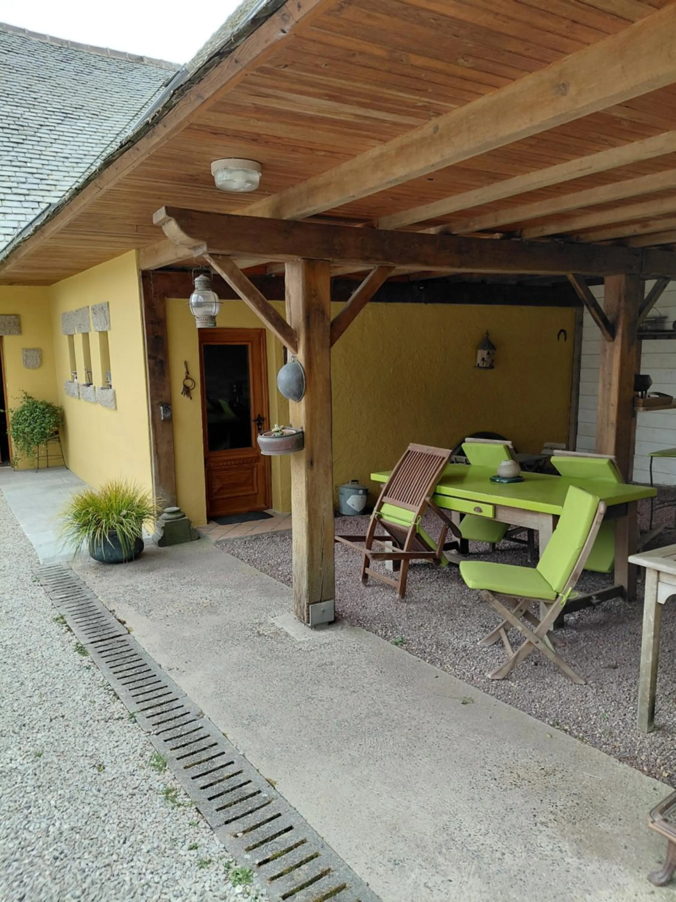 Patio in Maison dans un environnement boisé très calme