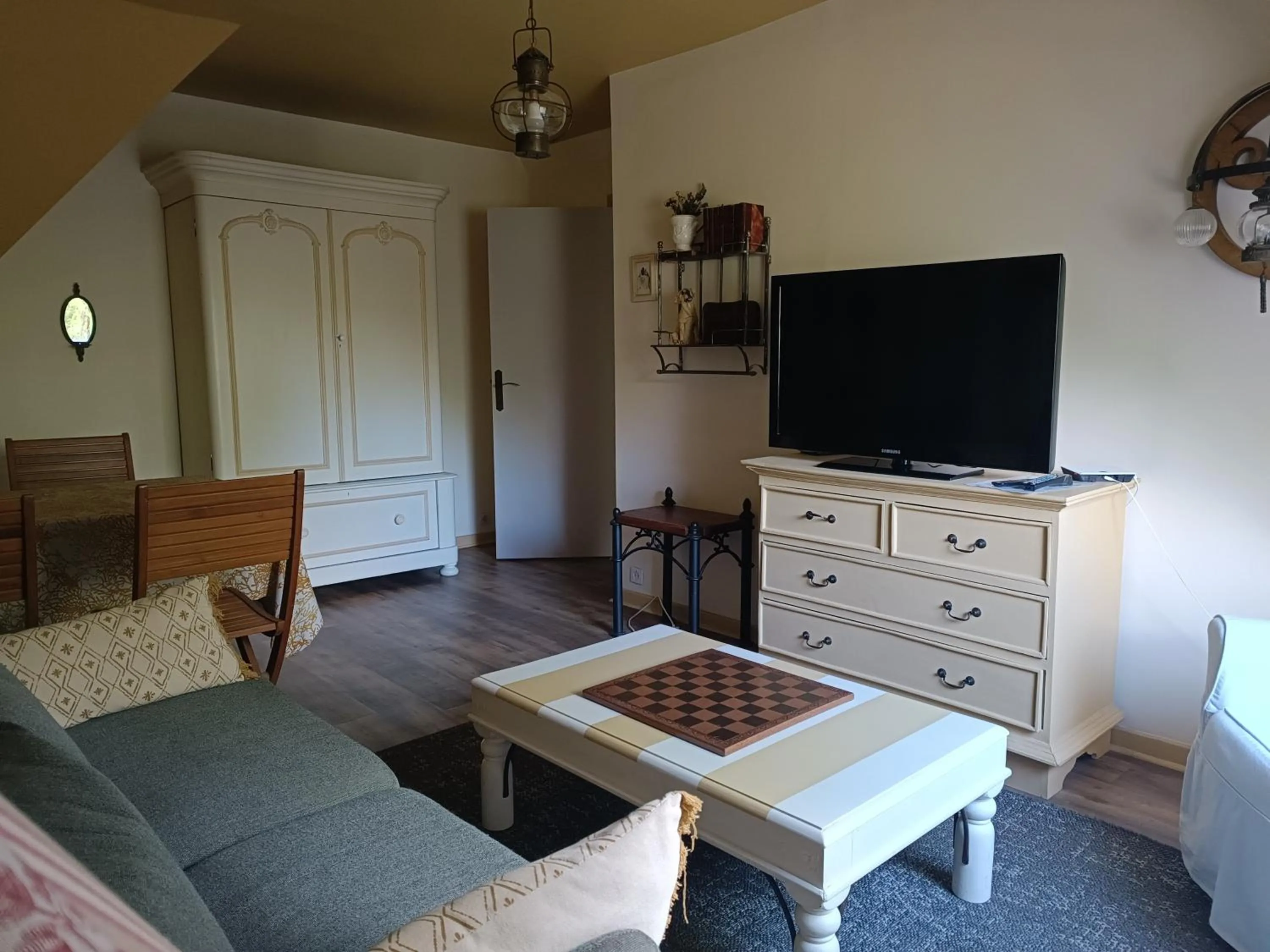 Living room in Maison dans un environnement boisé très calme