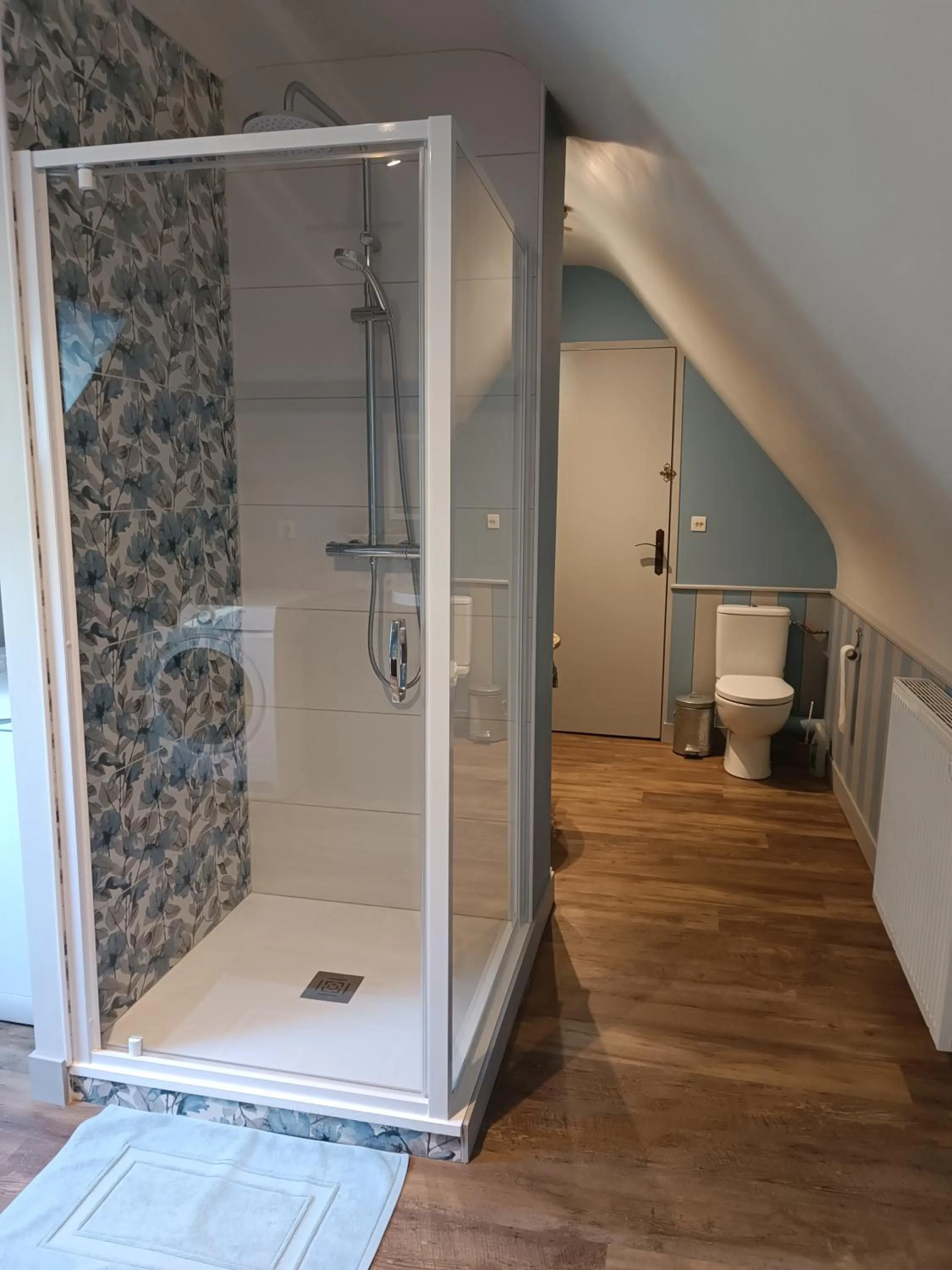 Shower in Maison dans un environnement boisé très calme
